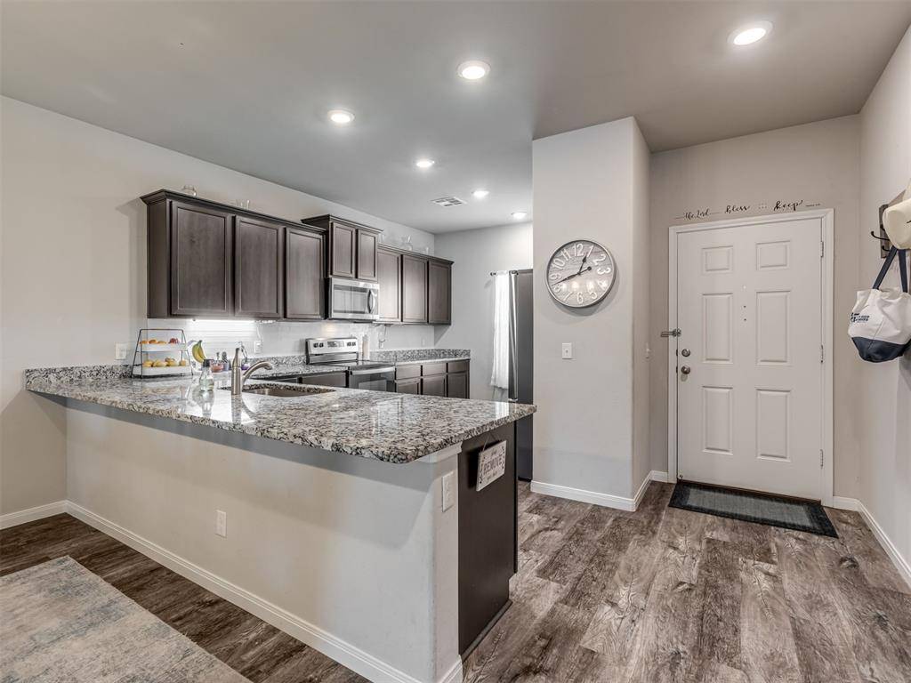 705 St James PL, Newcastle, OK 73065