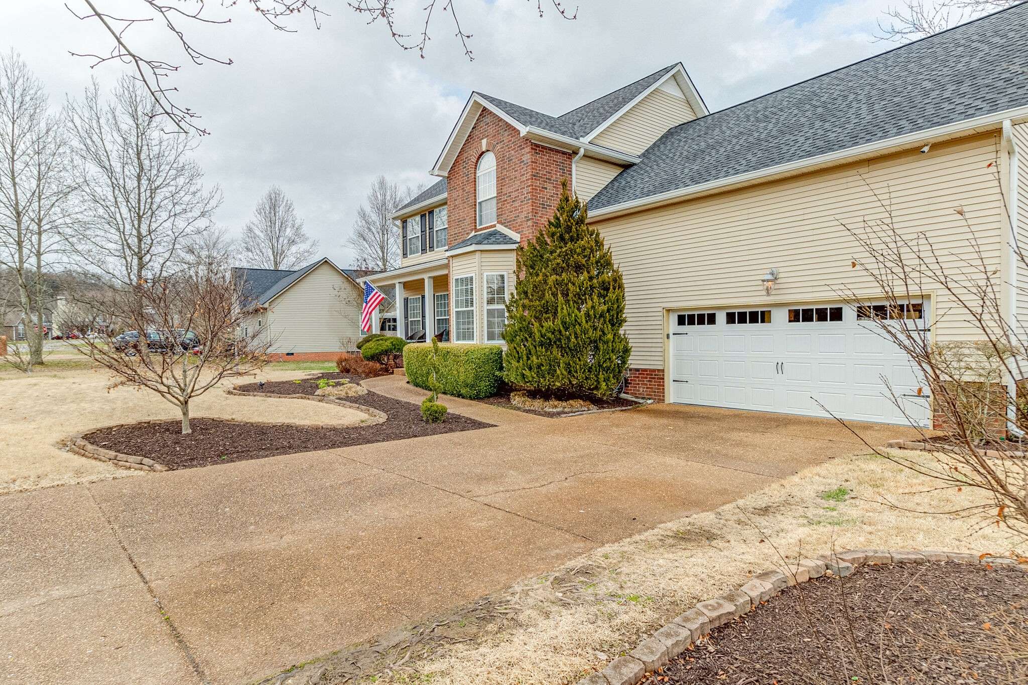 2586 Milton Ln, Thompsons Station, TN 37179