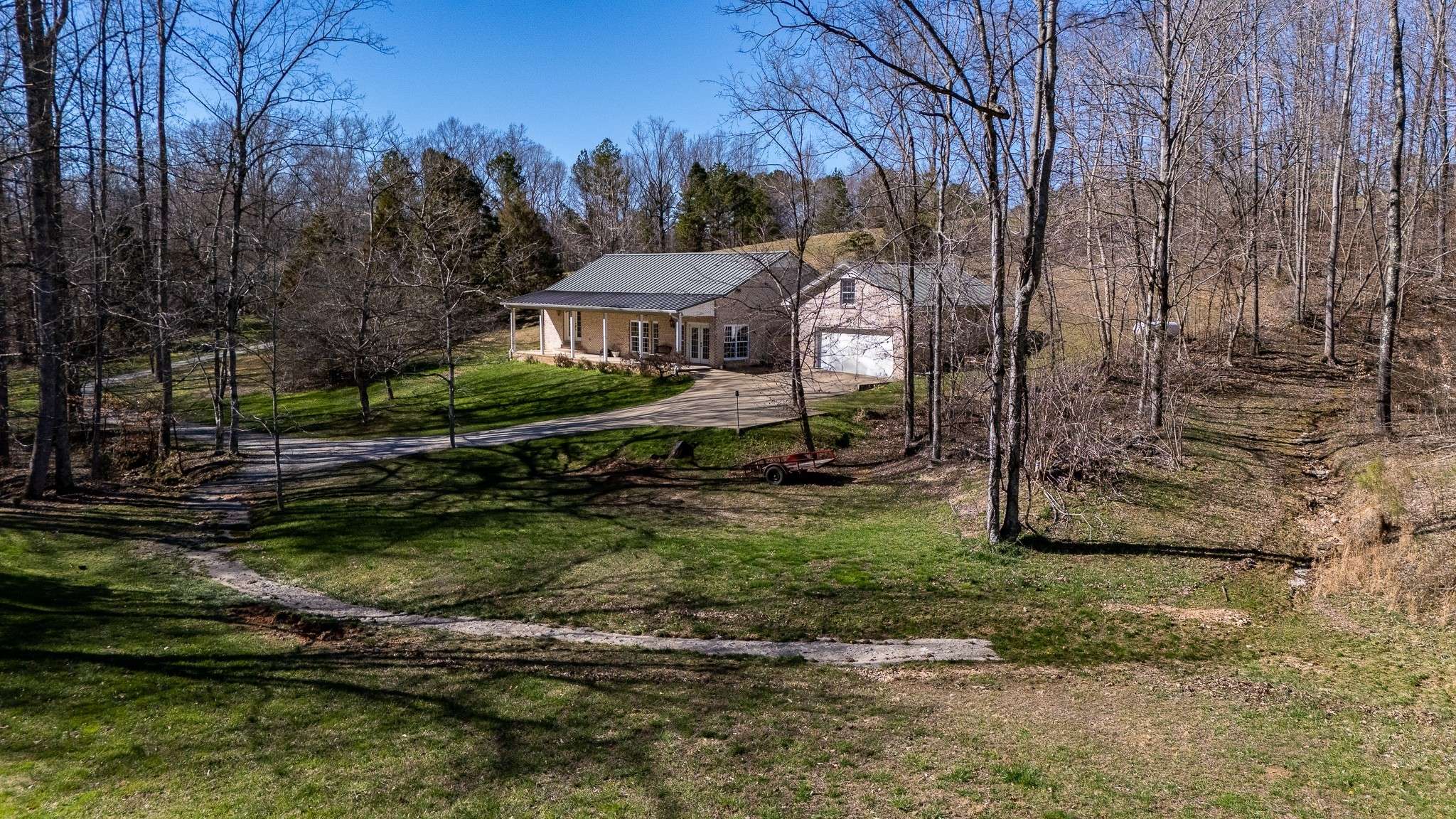 15 Clifton Rd, Lawrenceburg, TN 38464