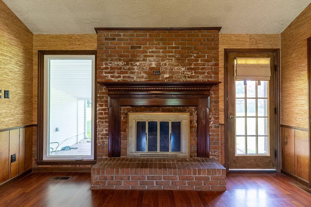 1200 Pin Oak Dr, Hopkinsville, KY 42240