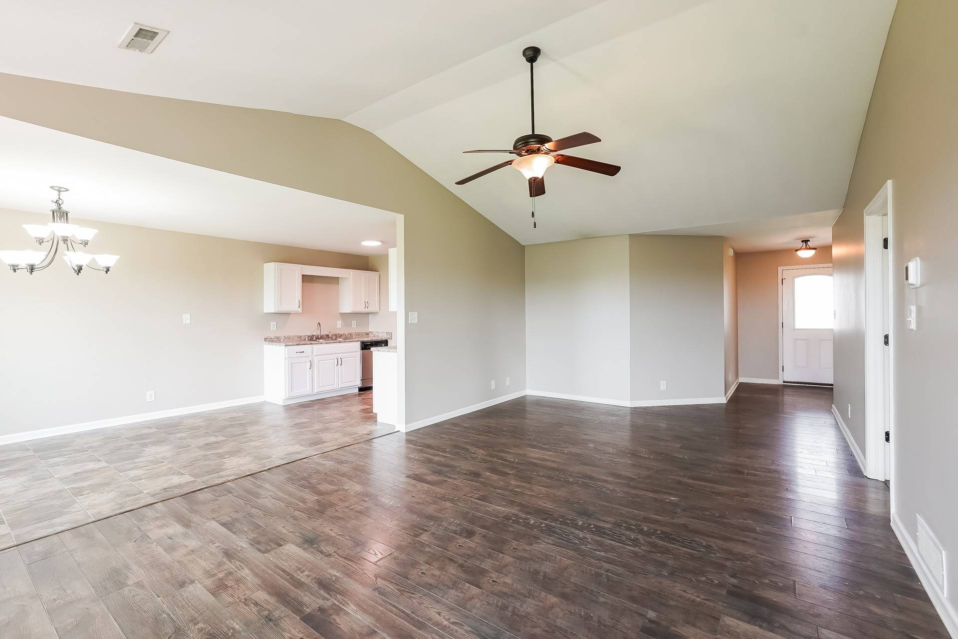 201 Bob White Trl, Oak Grove, KY 42262