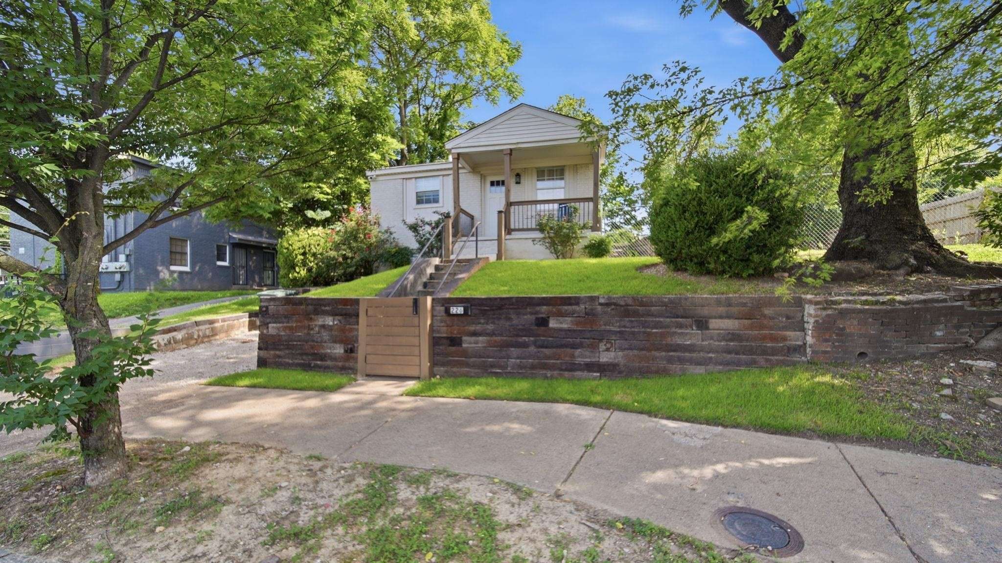 226 GREENLAW AVE, Memphis, TN 38105