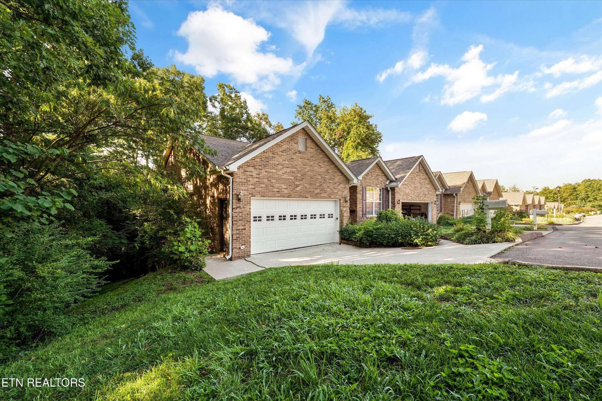3254 Mountain Spring Way, Knoxville, TN 37917