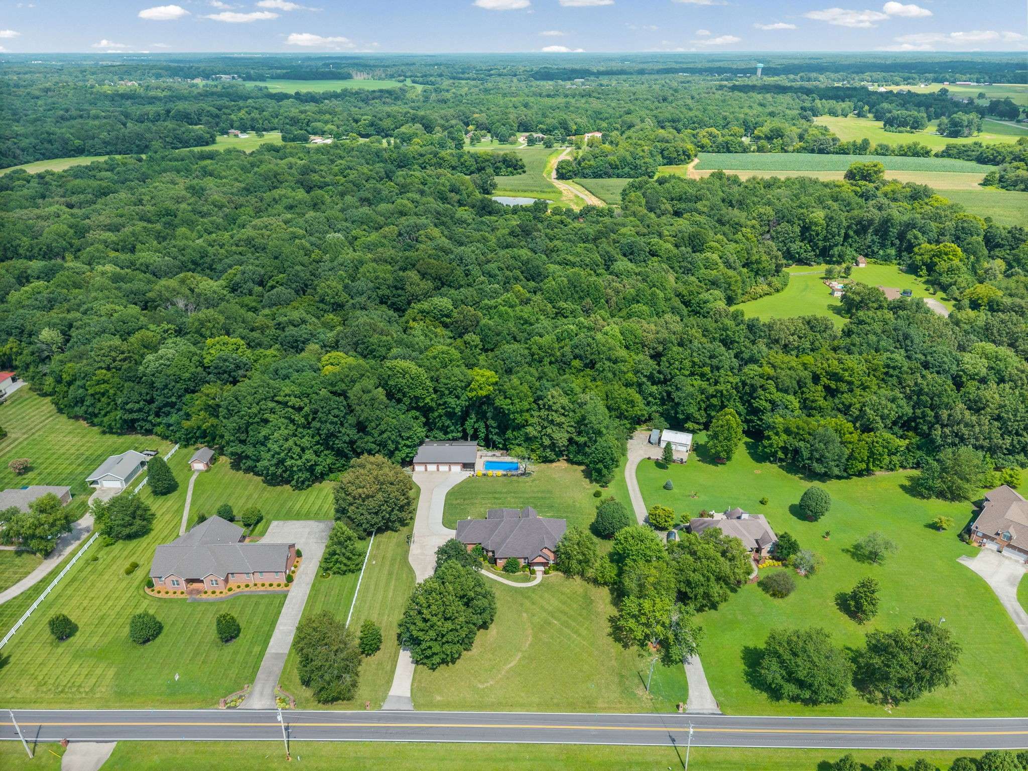 635 Mobley Rd, Clarksville, TN 37043