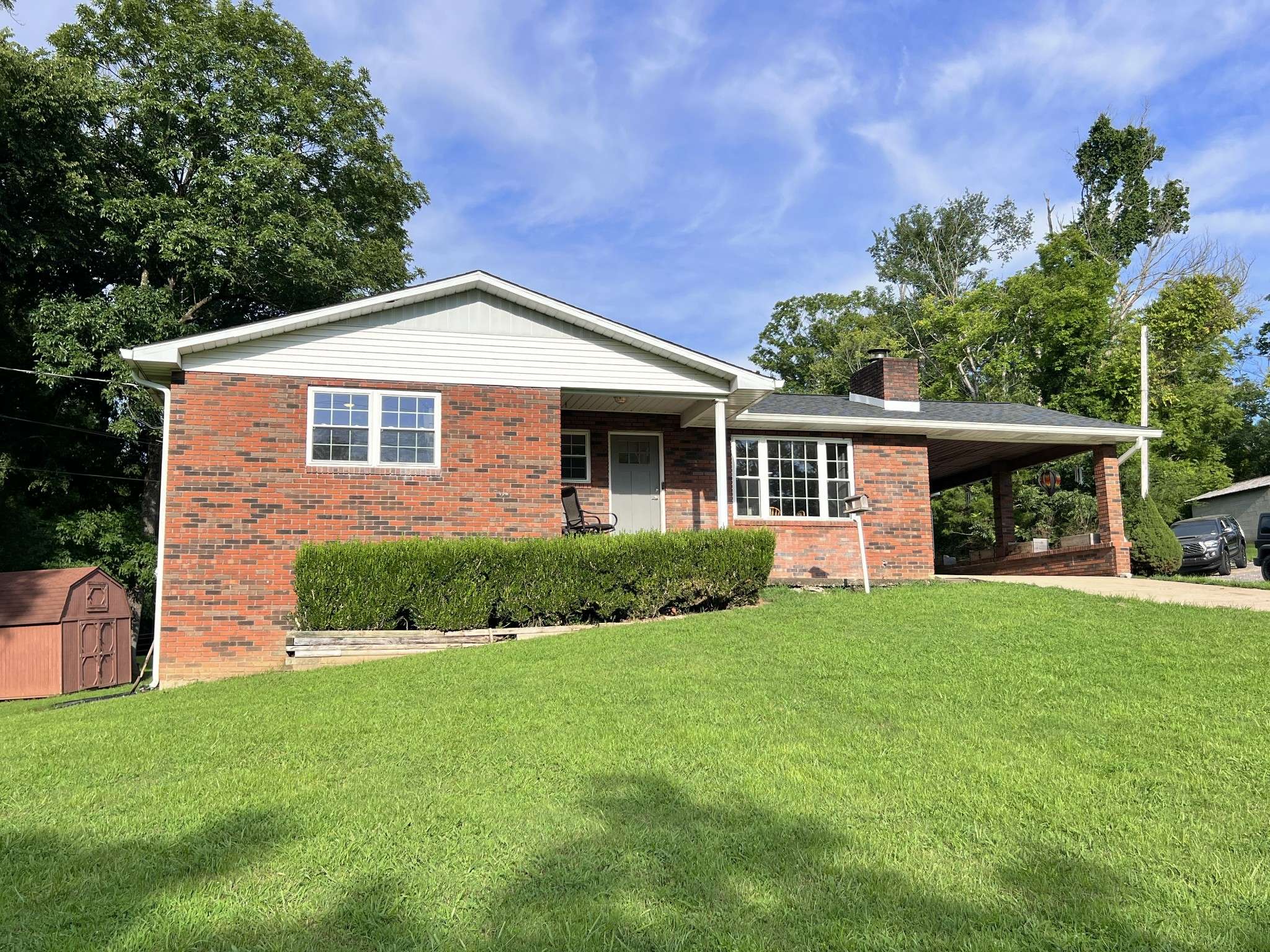 111 Gus Wallace Rd, Bumpus Mills, TN 37028