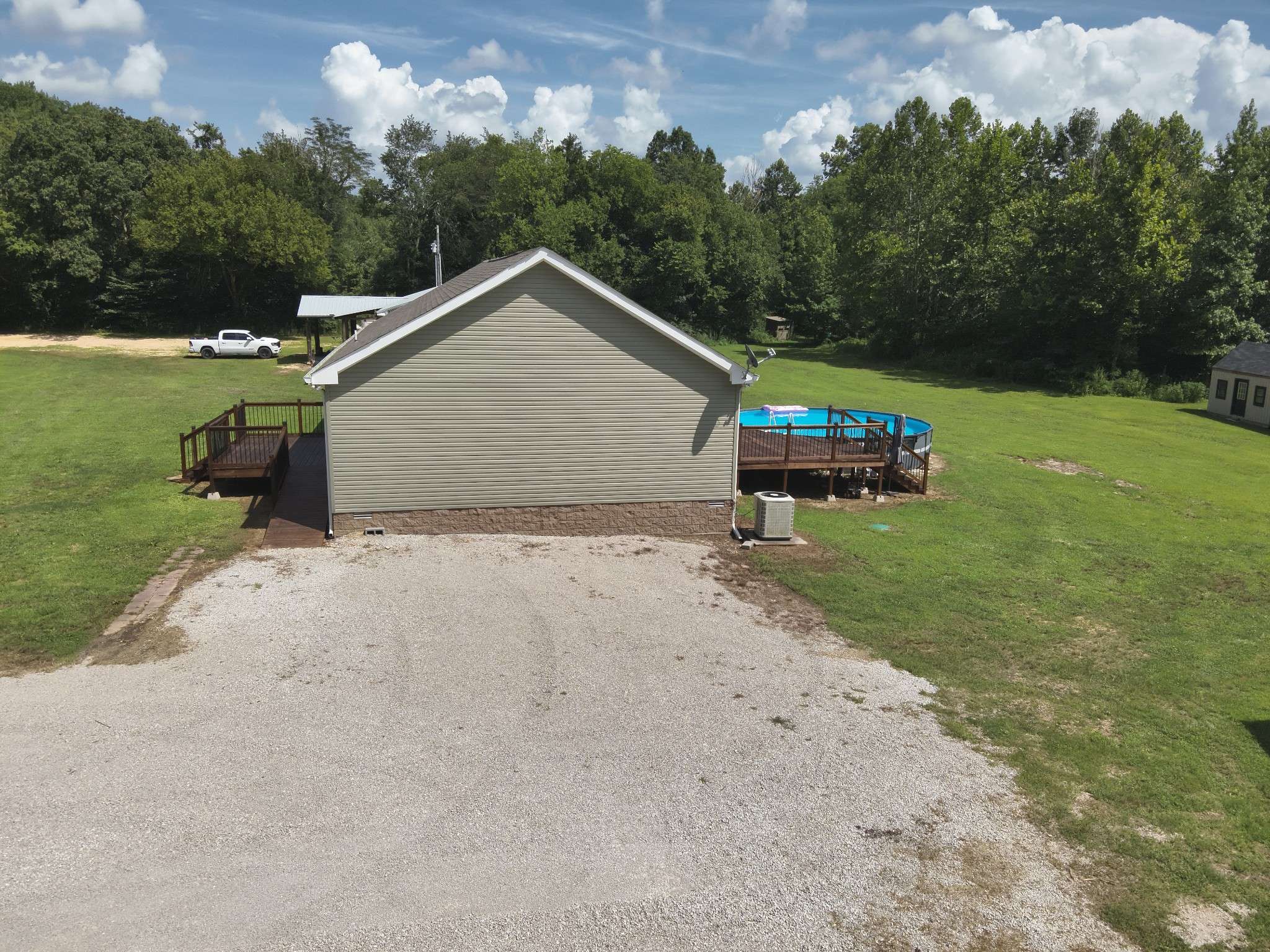 377 Lower Brush Creek Rd, Linden, TN 37096