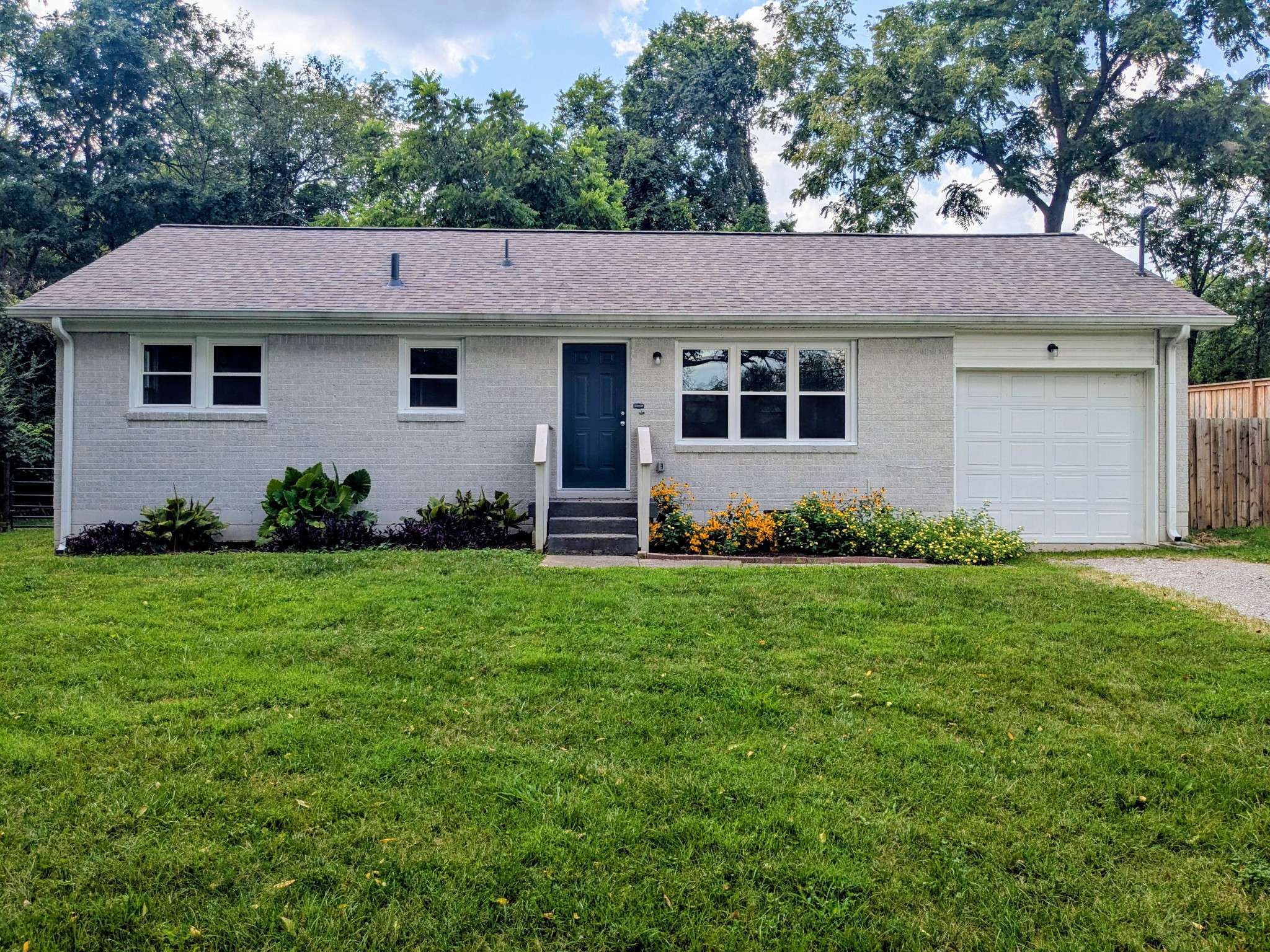 940 Colfax Dr, Nashville, TN 37214