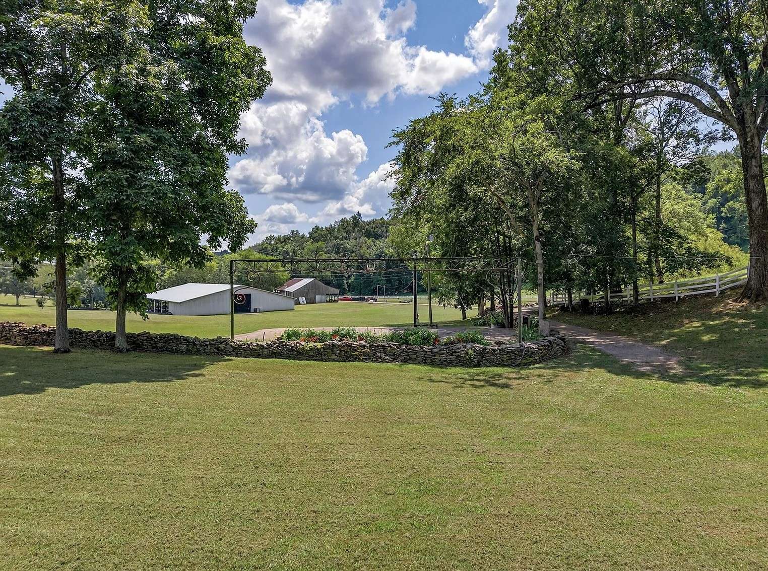 54 Warden Rd, Fayetteville, TN 37334