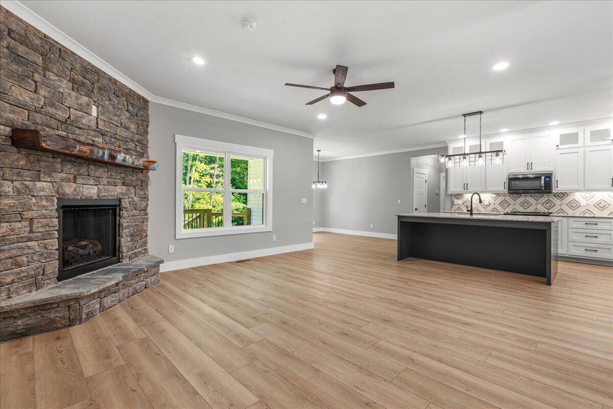 305 Shadows Lawn Drive, Athens, TN 37303