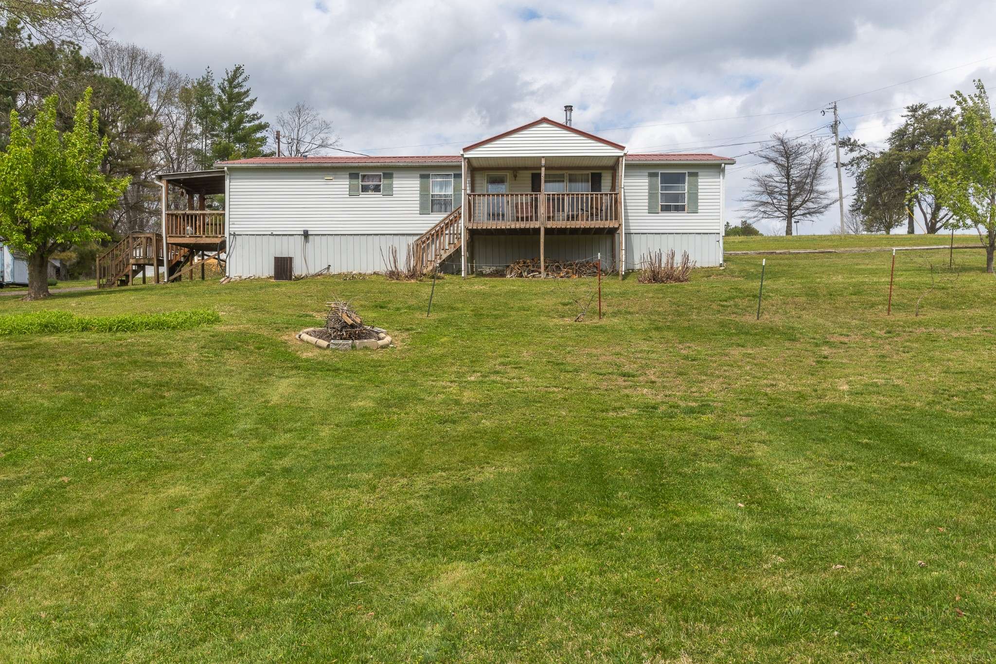 119 Fred Rd, Bon Aqua, TN 37025