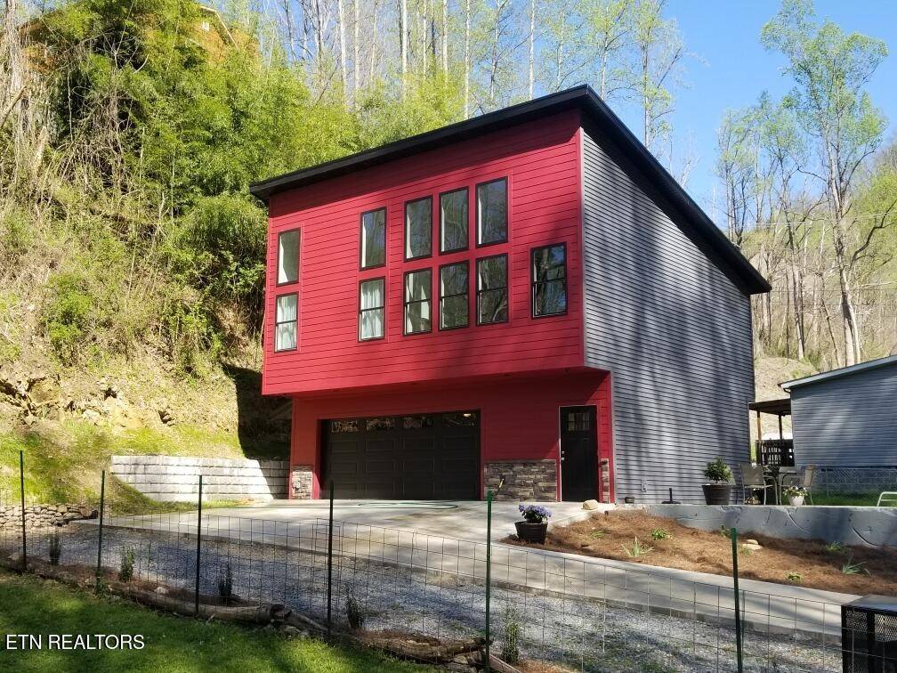 667 Turkey Nest Rd, Gatlinburg, TN 37738