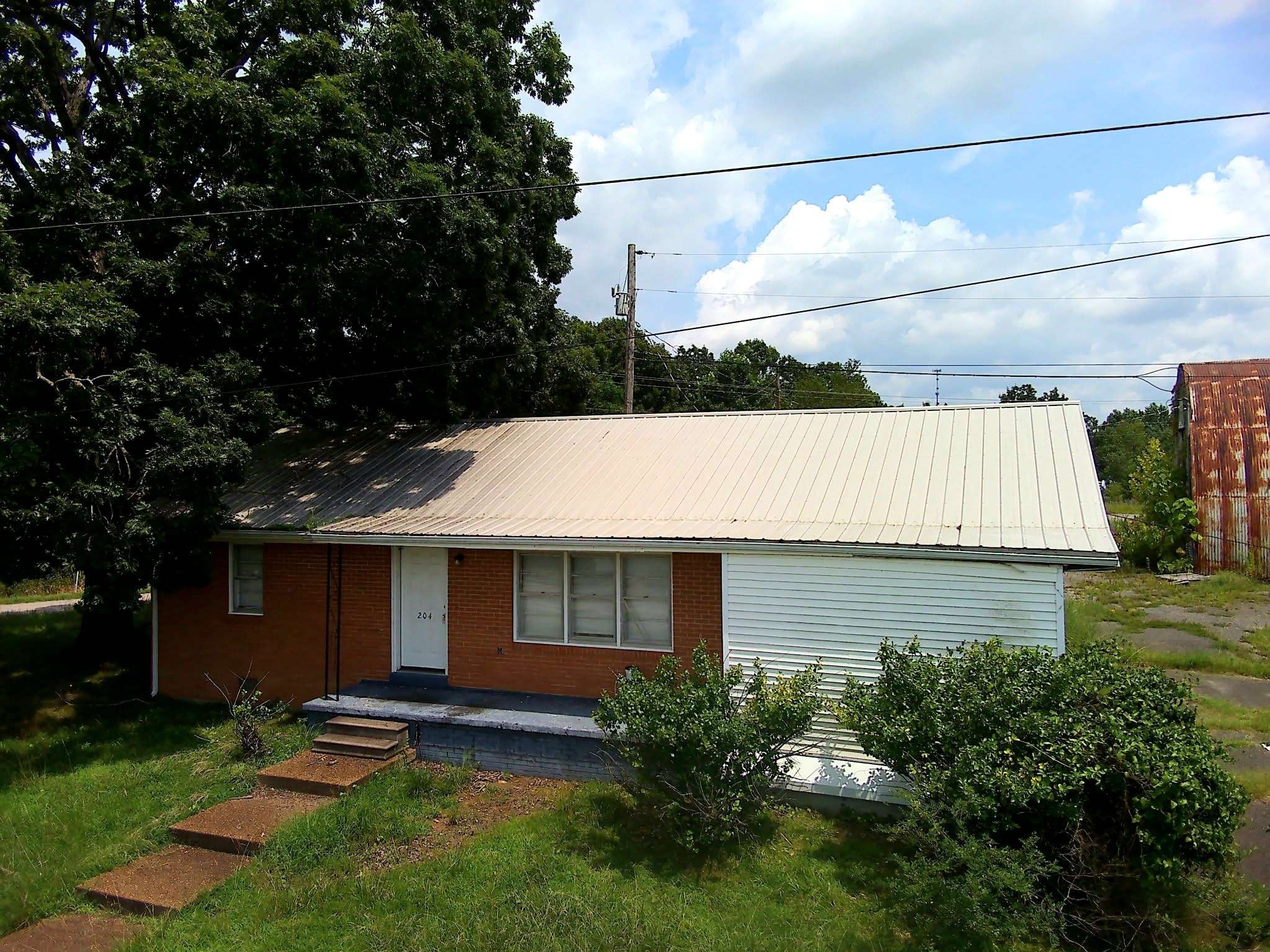 204 Lick Creek Rd, Linden, TN 37096
