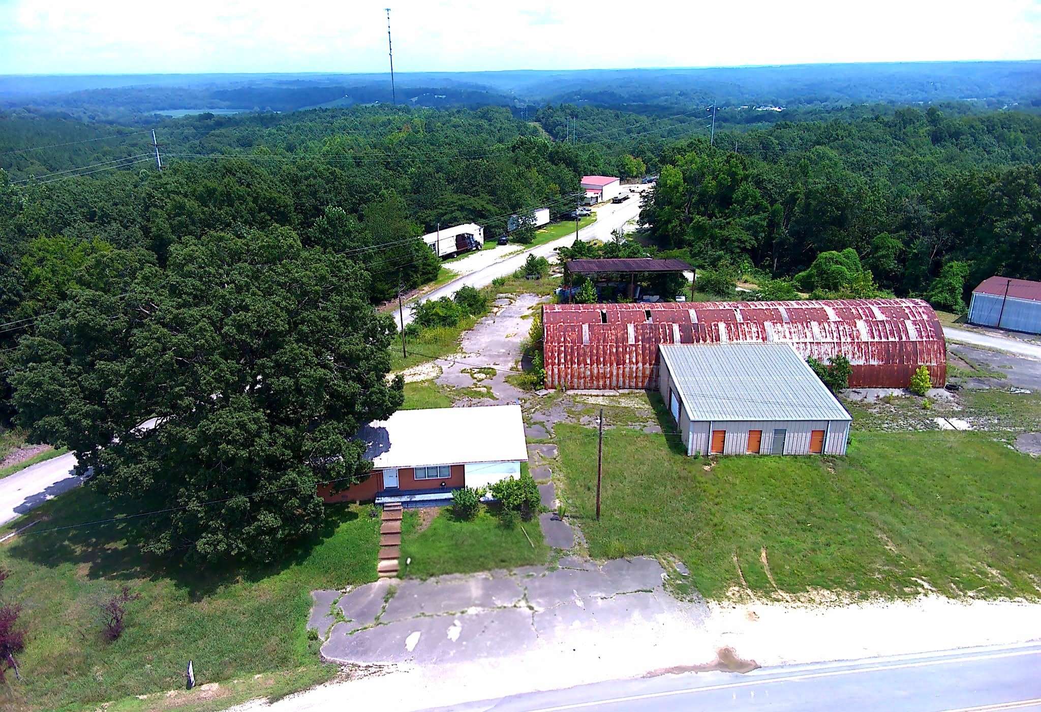 204 Lick Creek Rd, Linden, TN 37096