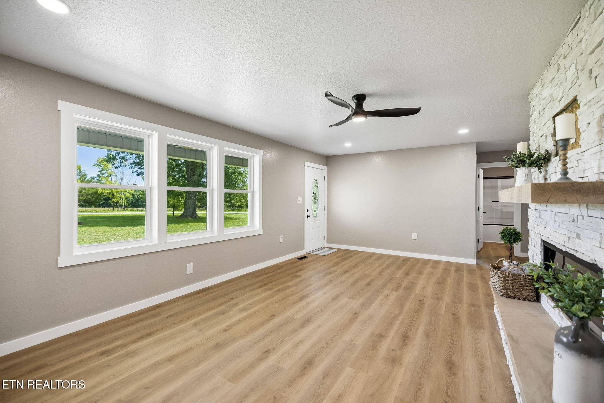 1509 Ted Davis Rd, Crossville, TN 38572