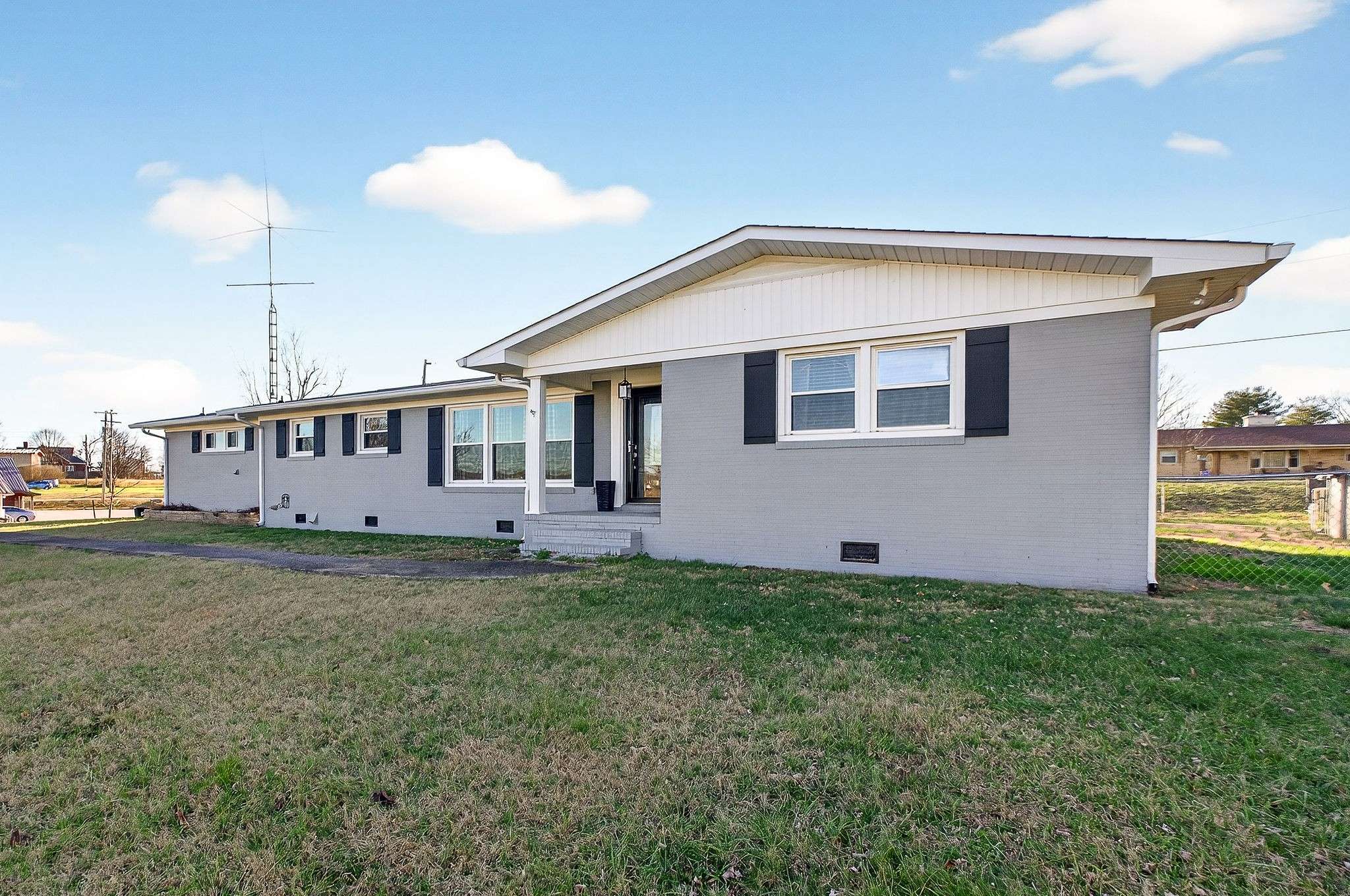 513 N Spring St, Sparta, TN 38583