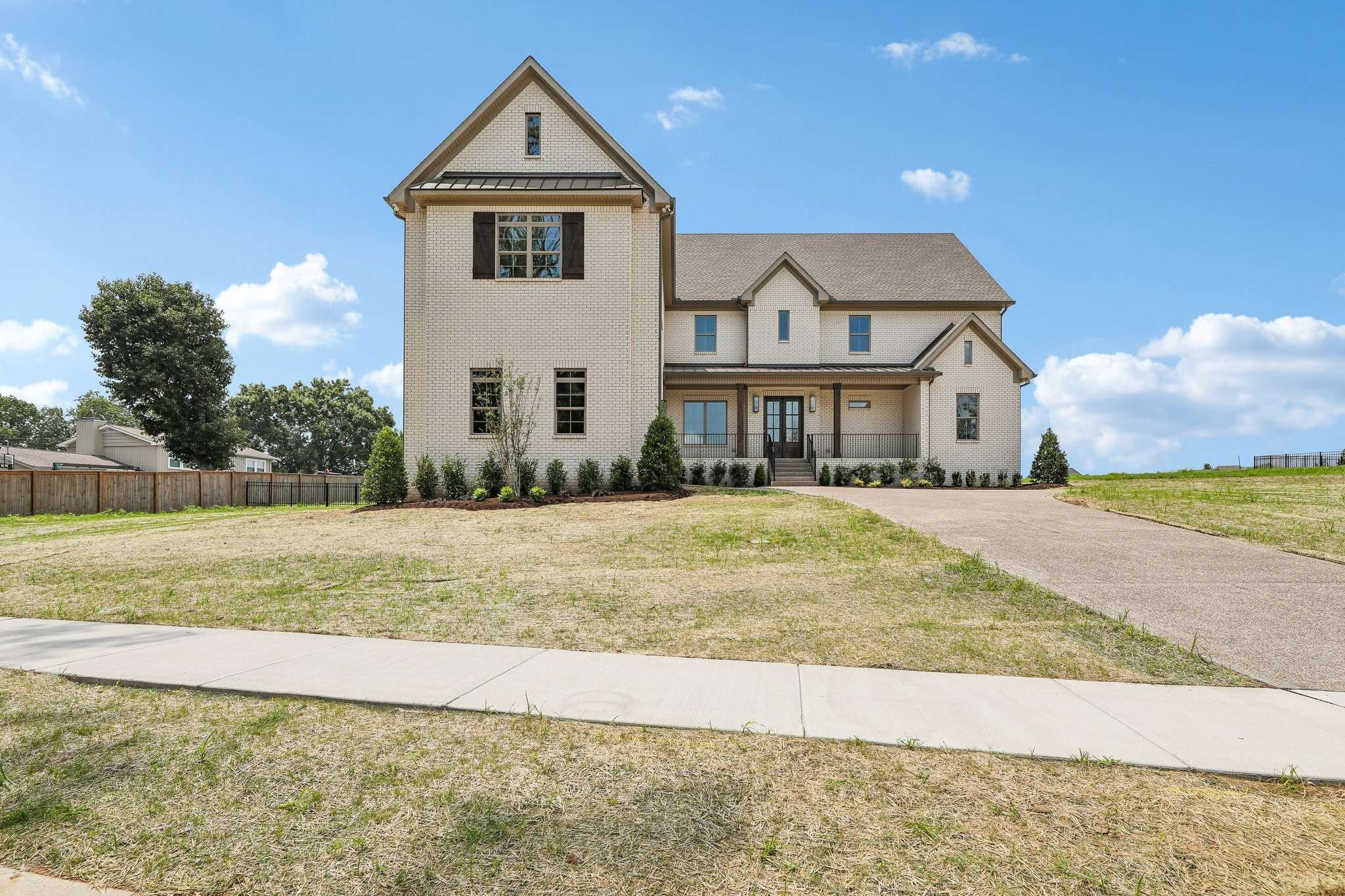 335 Raintree Dr, Hendersonville, TN 37075