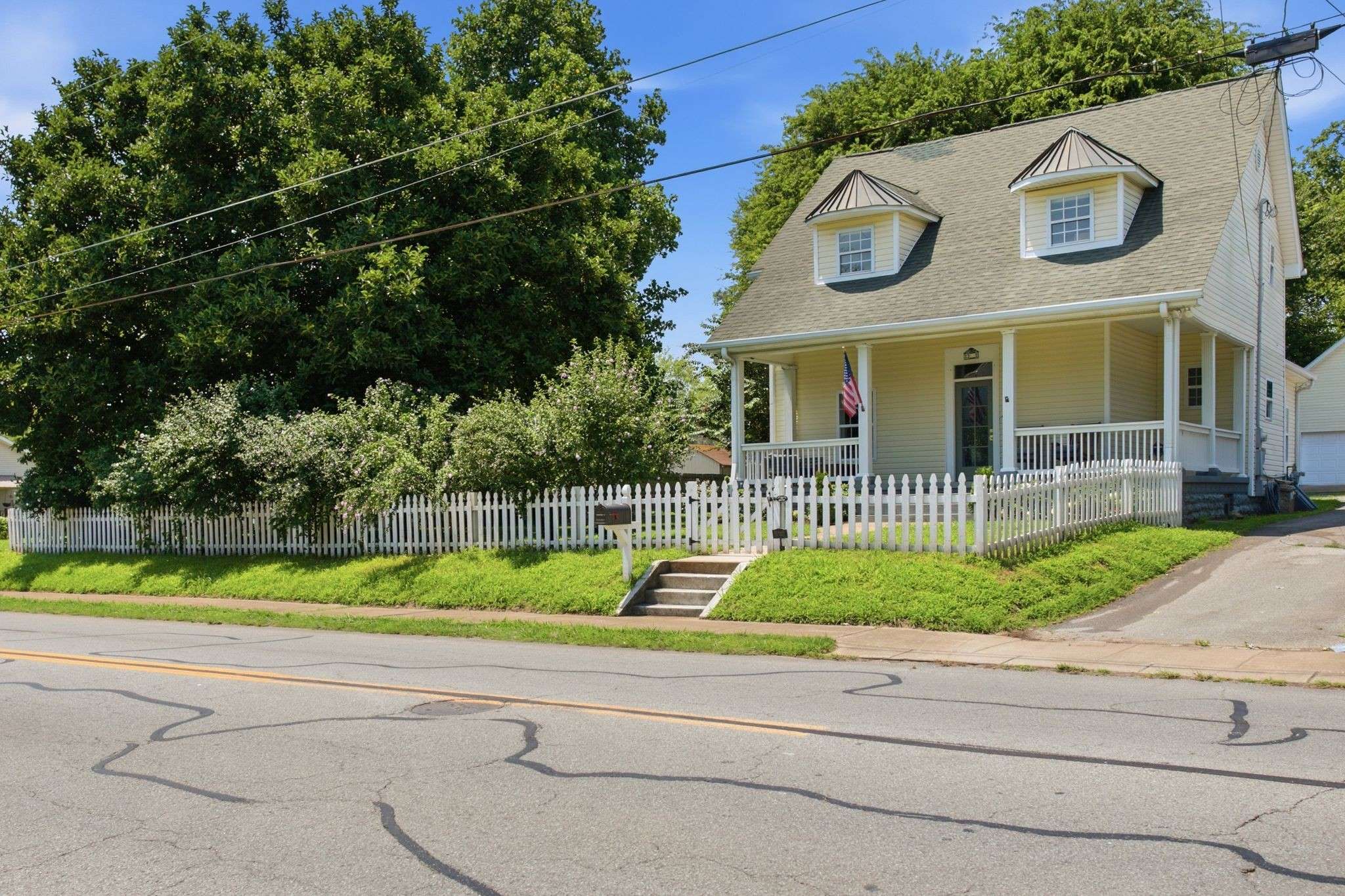 210 S Main St, Mount Pleasant, TN 38474