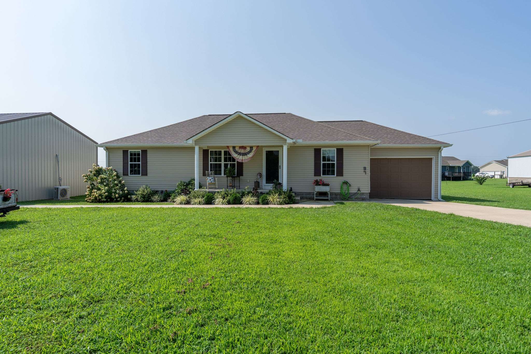 97 Brace Loop, Summertown, TN 38483
