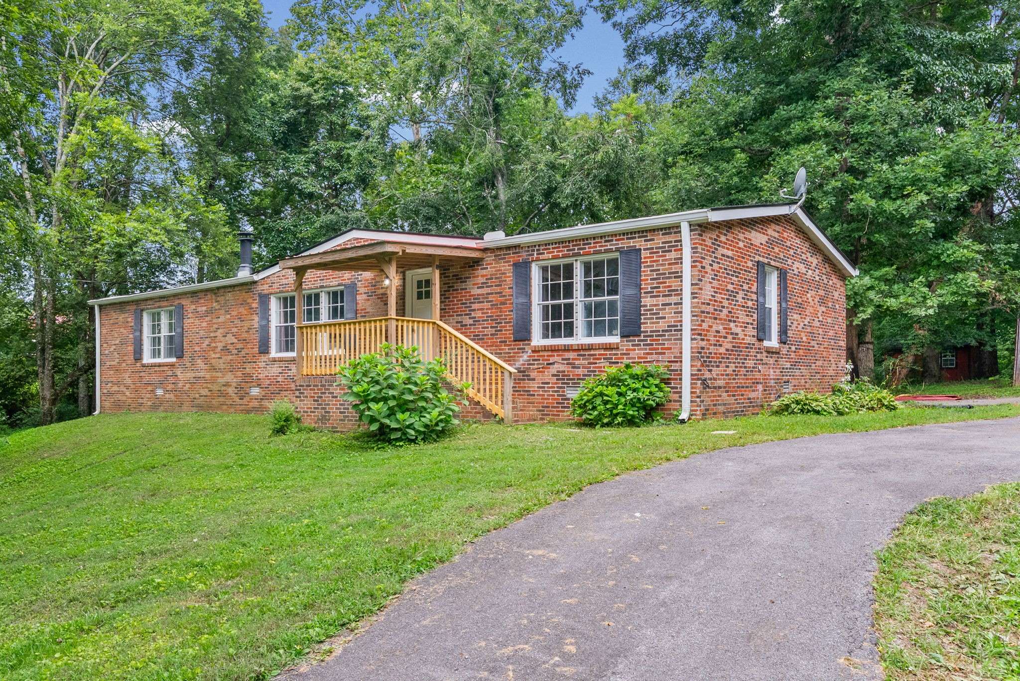 5021 Highway 100, Lyles, TN 37098