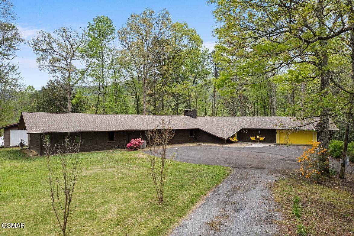 150 Hollow Road, Cosby, TN 37722