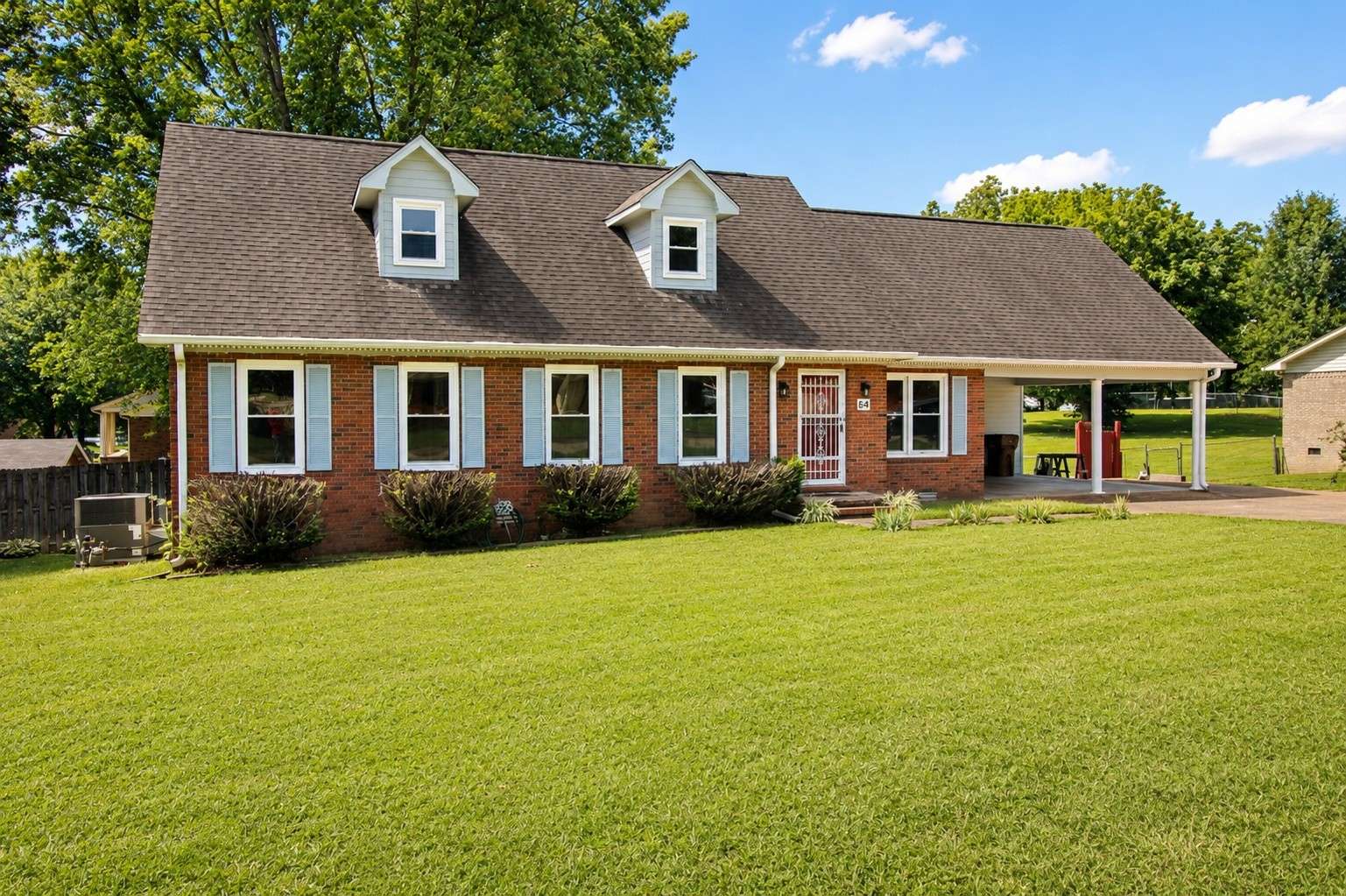 64 Ash St, Lexington, TN 38351