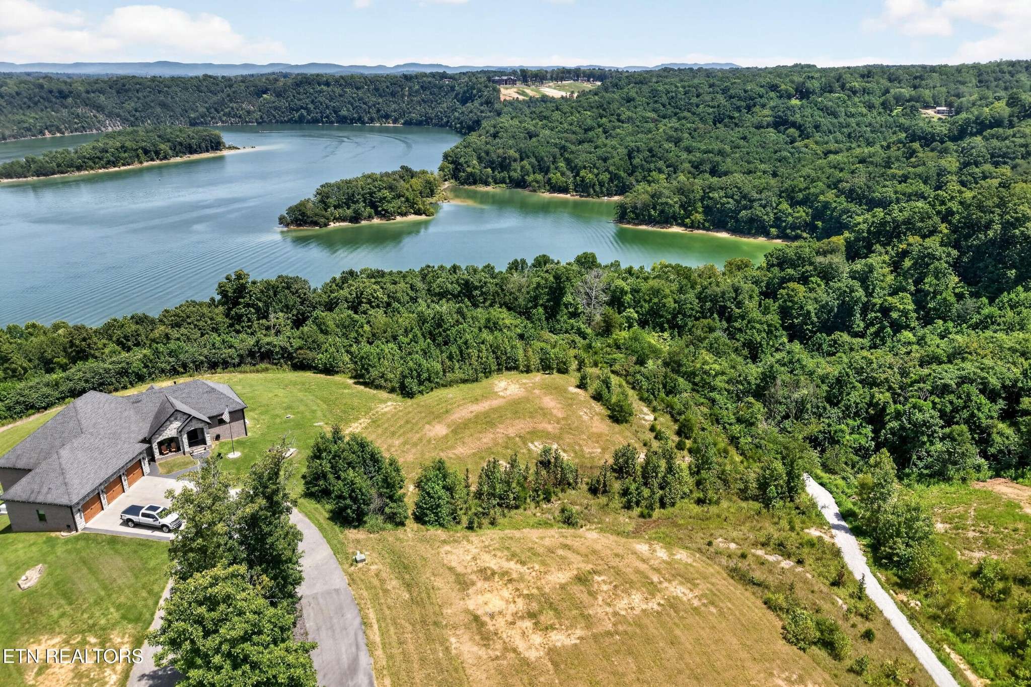 0 Holly Bend Dr, Byrdstown, TN 38549