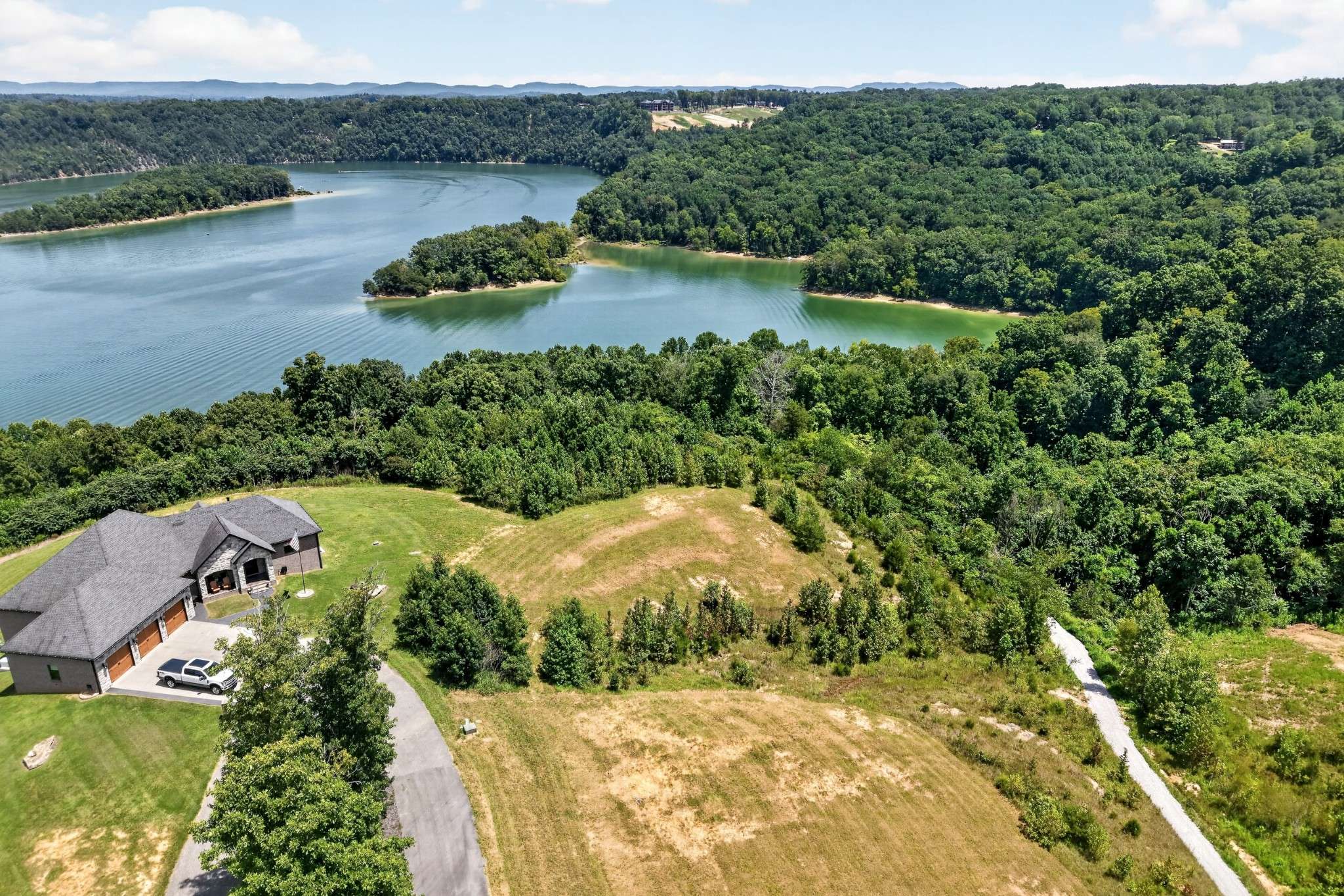 0 Holly Bend Dr, Byrdstown, TN 38549