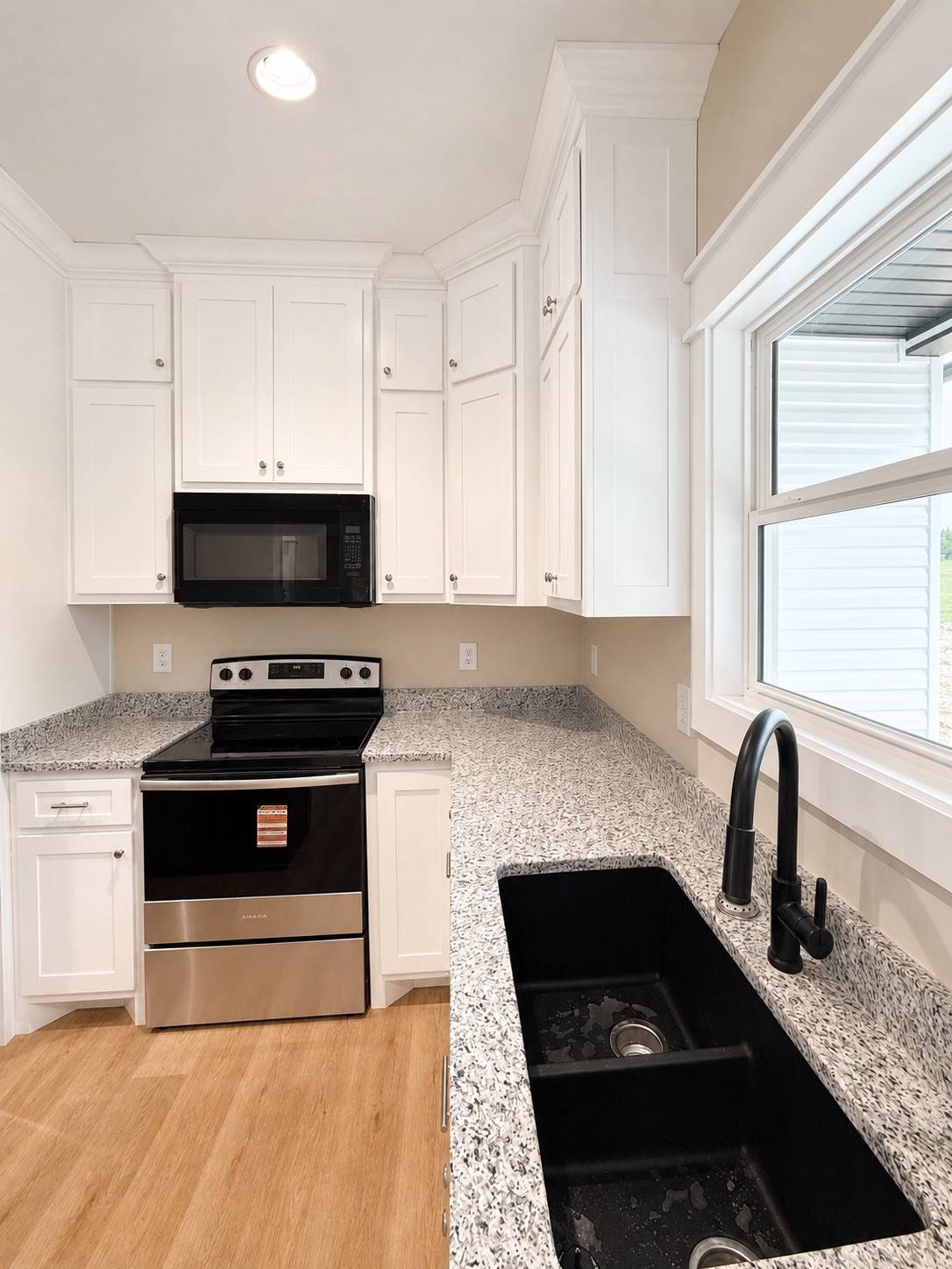 71 Dukes Park Rd, Summertown, TN 38483