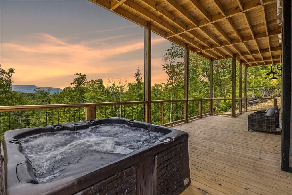 2829 Red Sky Drive, Sevierville, TN 37862