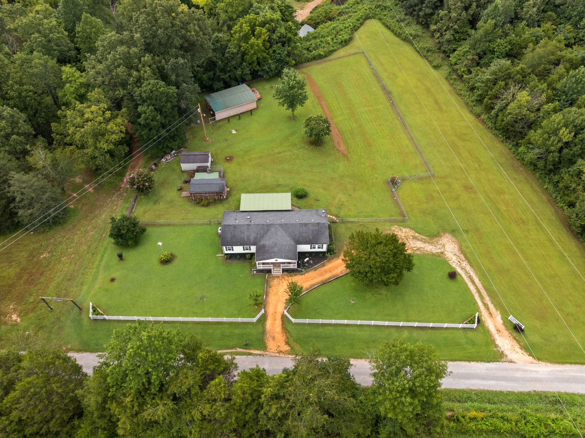 6560 Piney River Rd, Bon Aqua, TN 37025