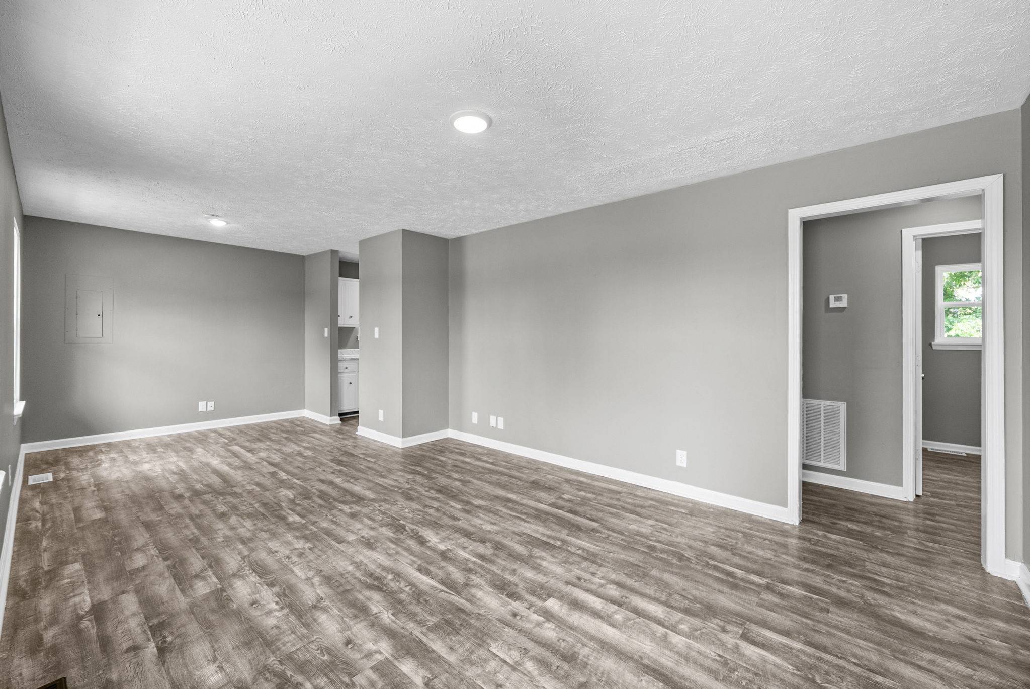 825 Washington Ave, Oak Grove, KY 42262
