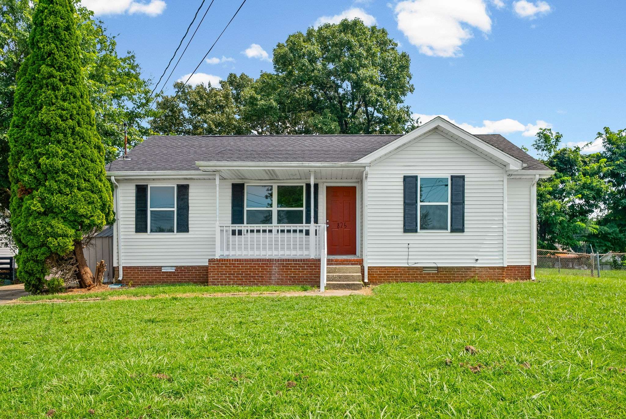 825 Washington Ave, Oak Grove, KY 42262