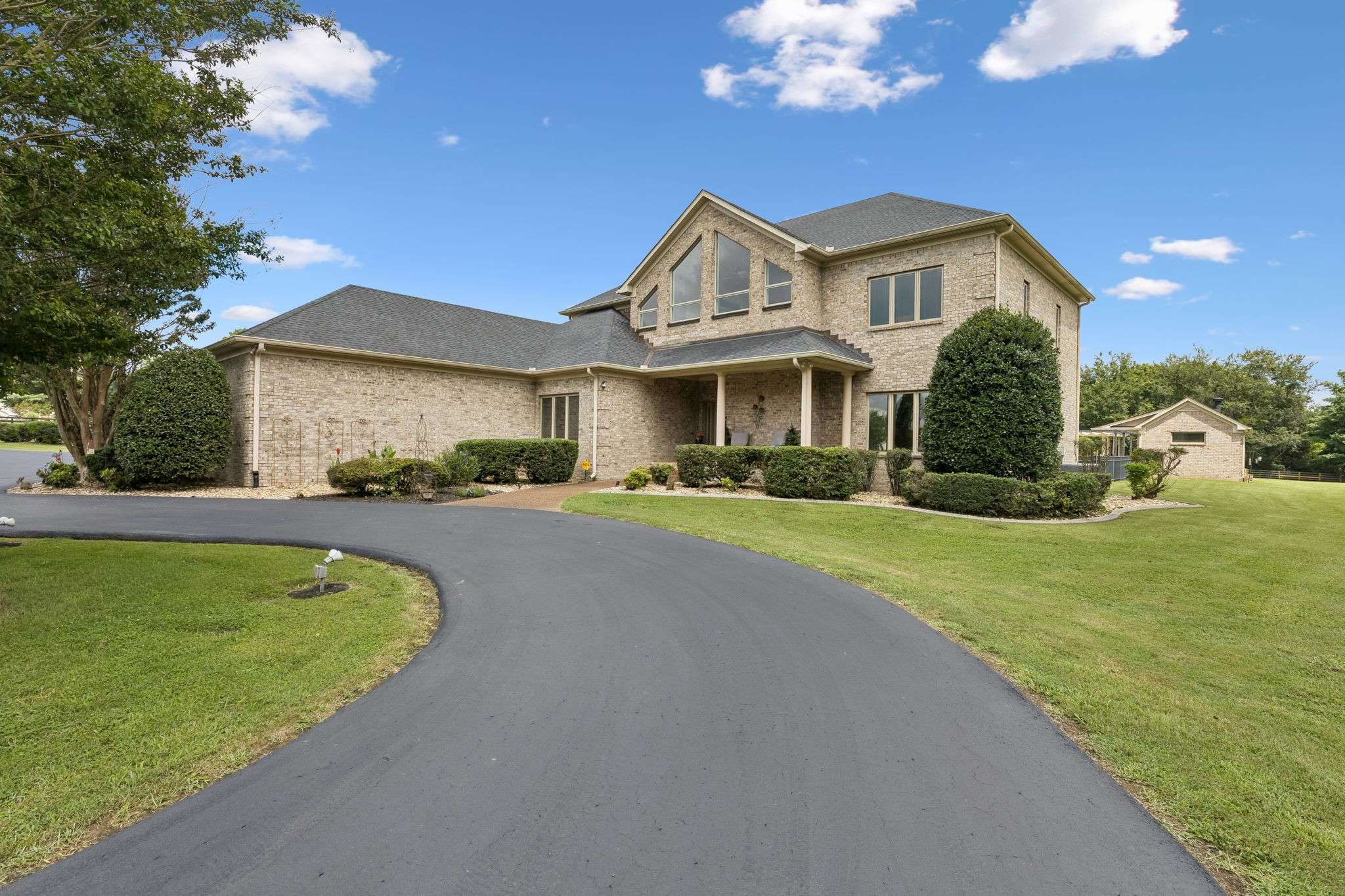 1810 Savannah Springs Dr, Franklin, TN 37064