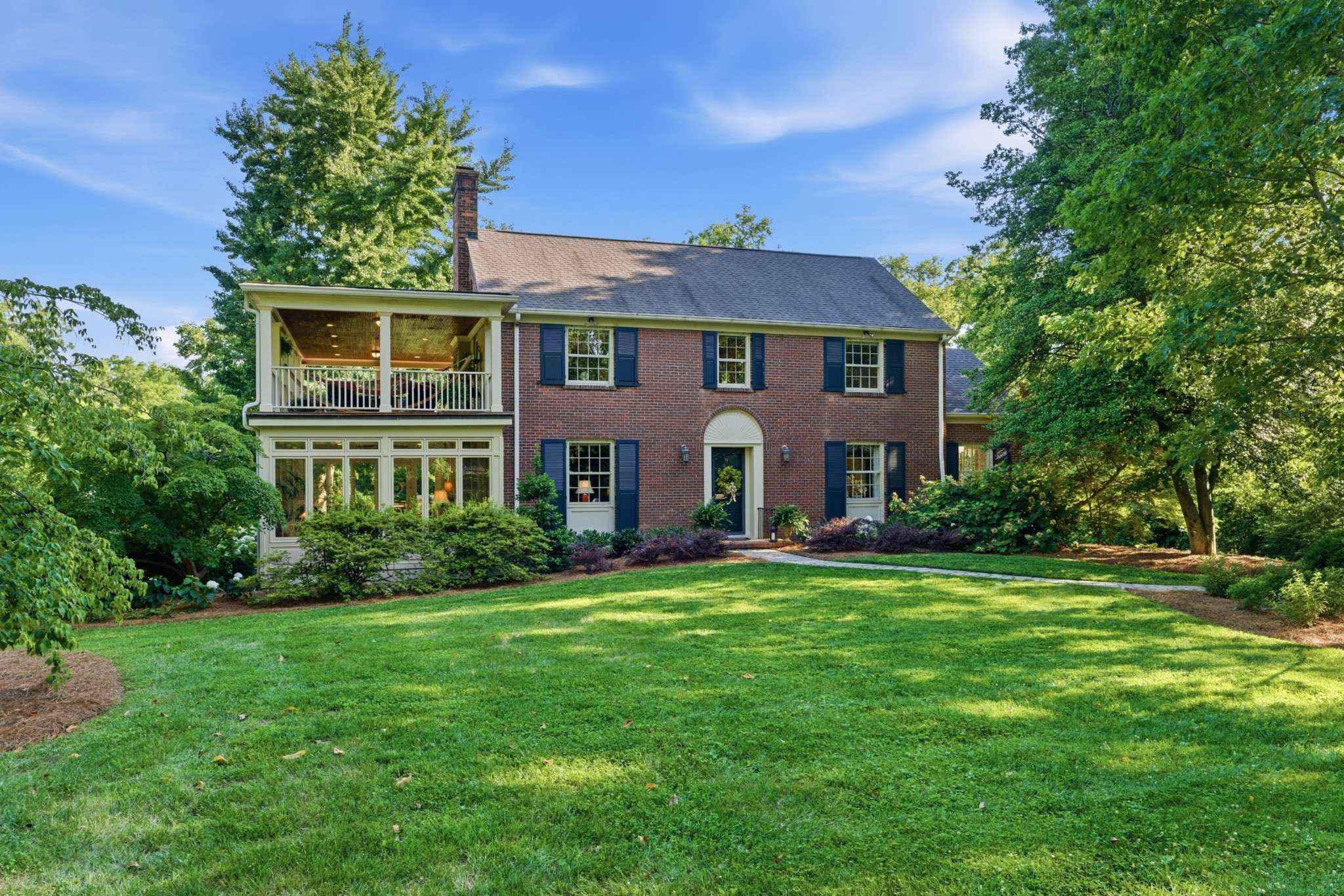 1419 Graybar Ln, Nashville, TN 37215