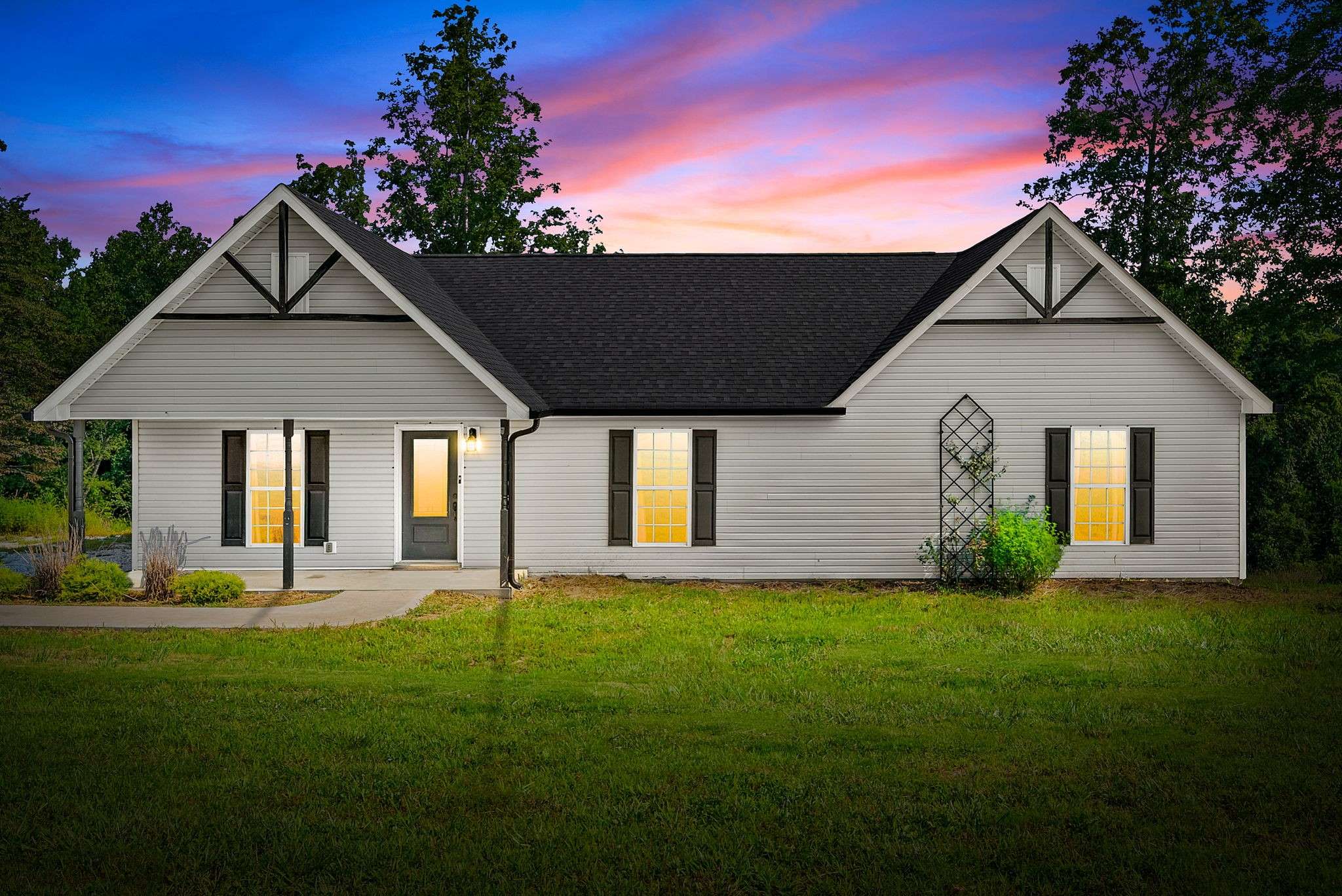 153 High Point Rd, Erin, TN 37061