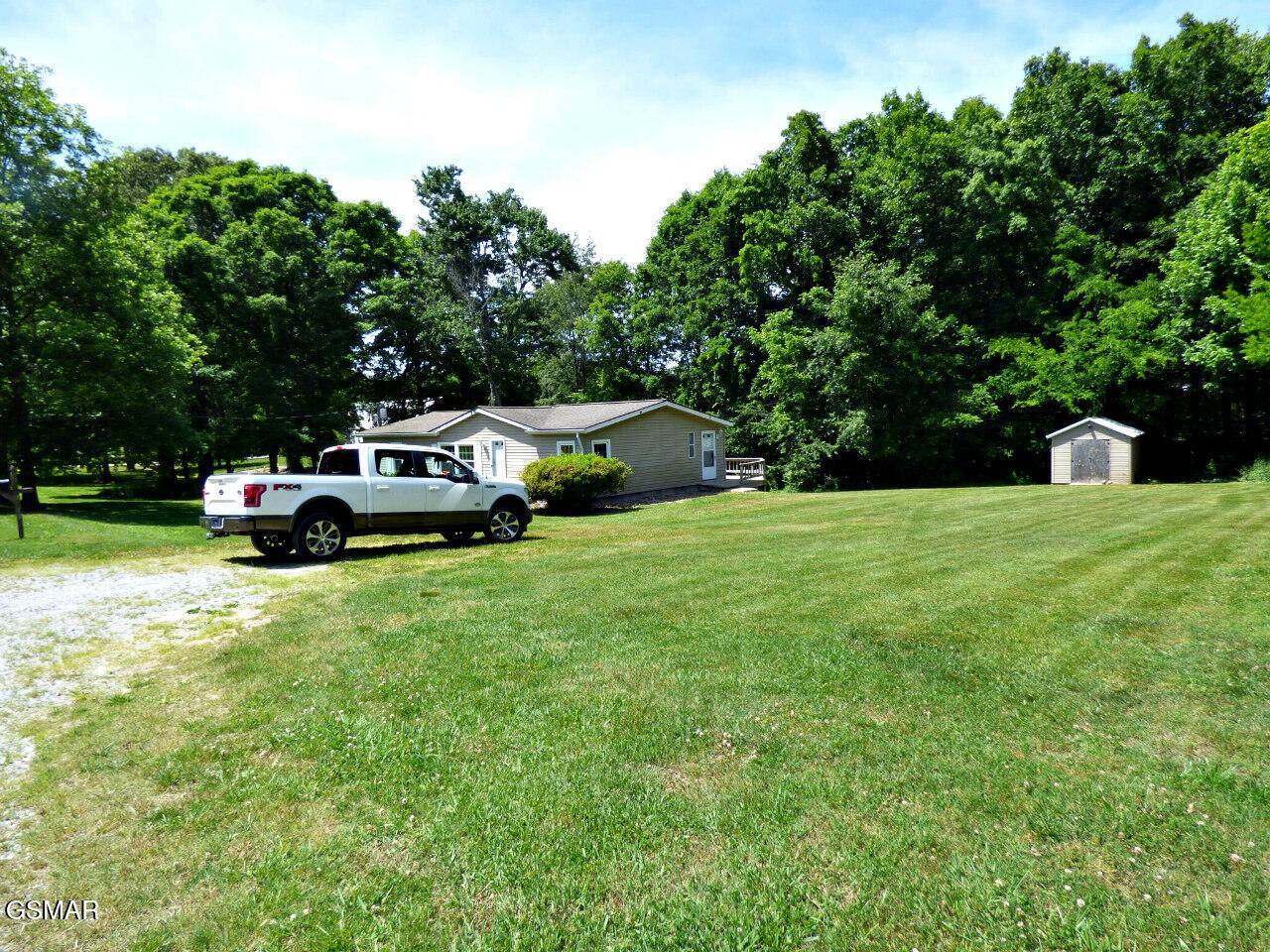 1013 Tara View Way, White Pine, TN 37890