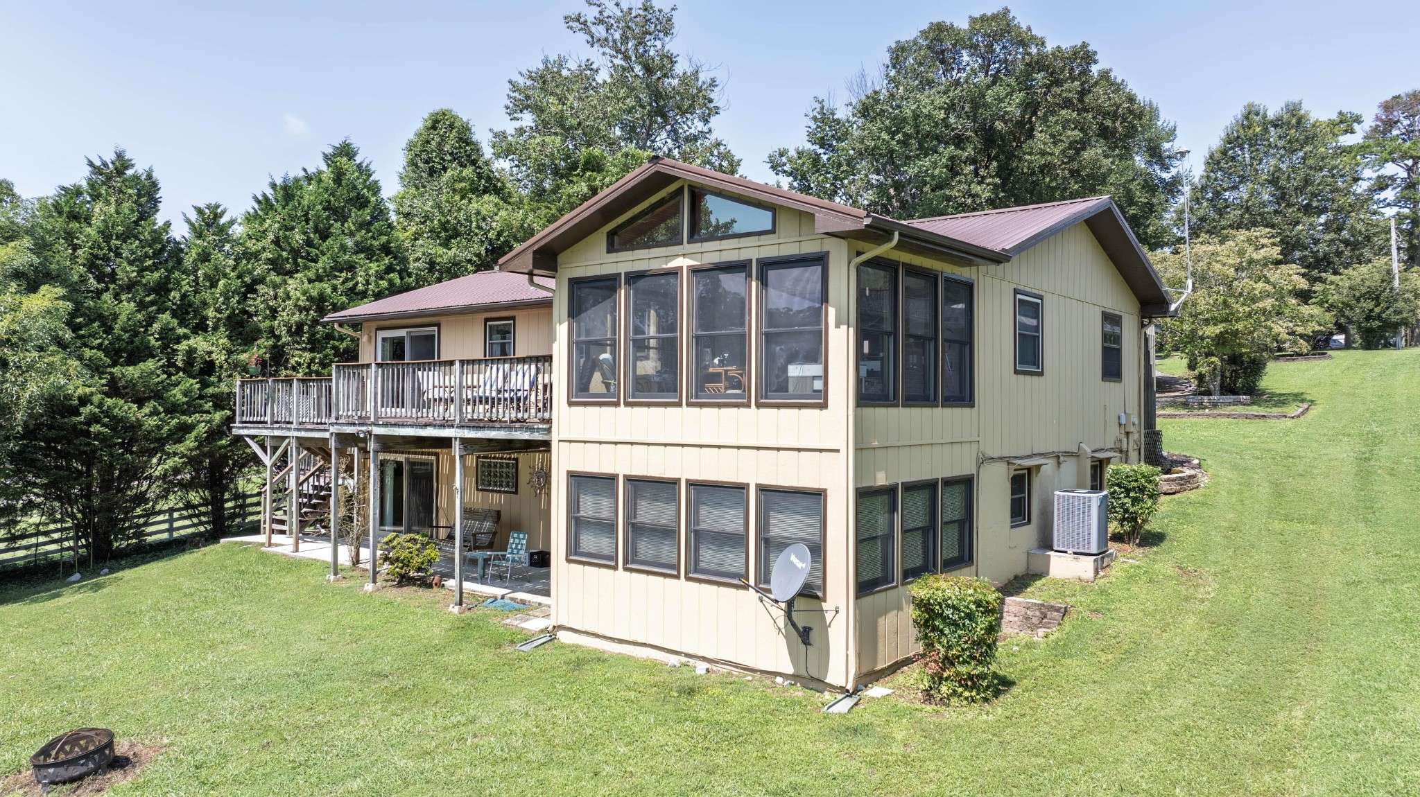 300 Lake Forest Lane, Spring City, TN 37381