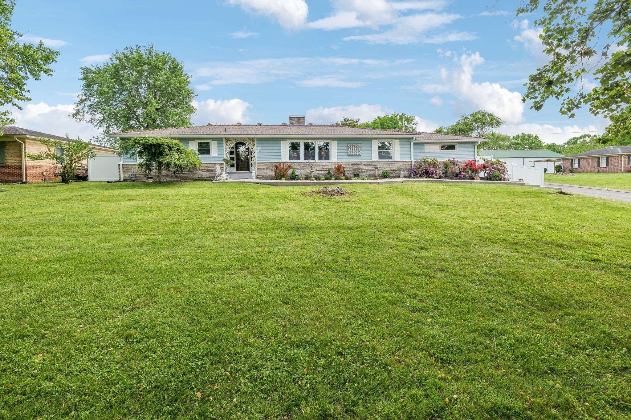 604 College Ave #E, Carthage, TN 37030