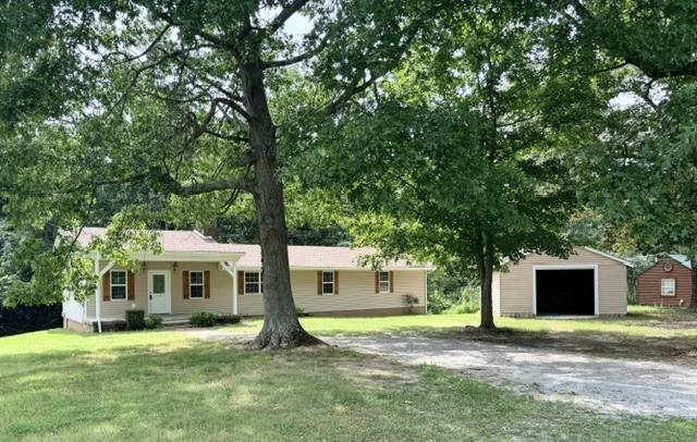 2945 Gospel of Peace Rd, Hopkinsville, KY 42240
