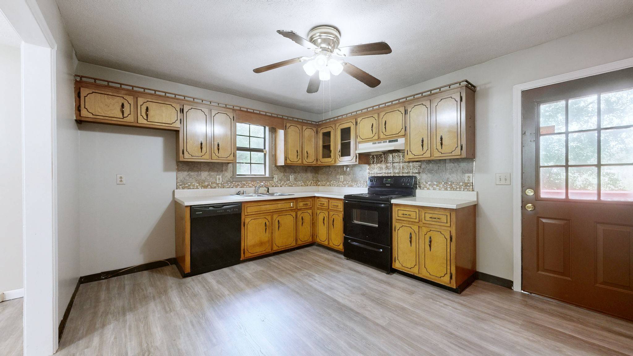 14 Cable Rd, Oak Grove, KY 42262