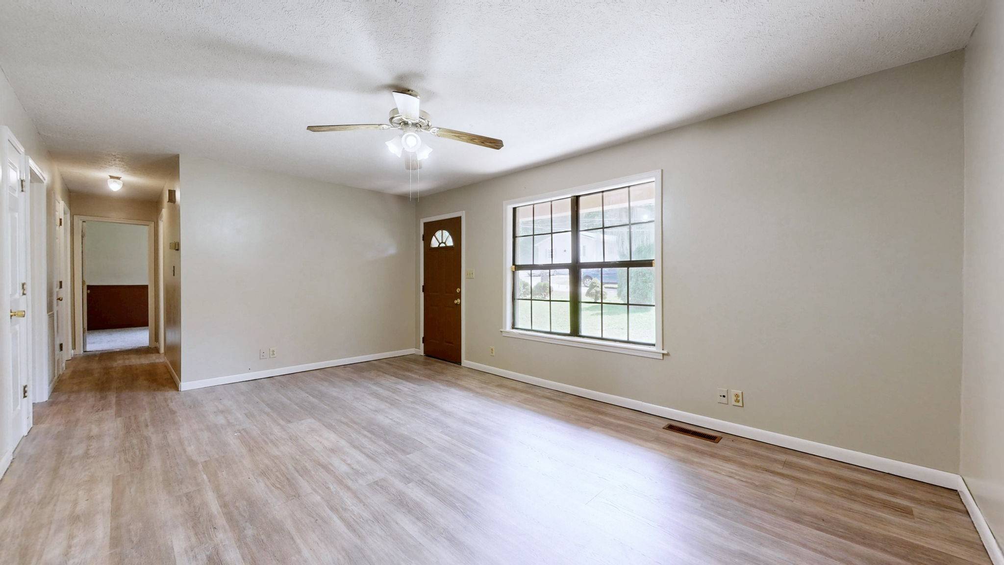 14 Cable Rd, Oak Grove, KY 42262