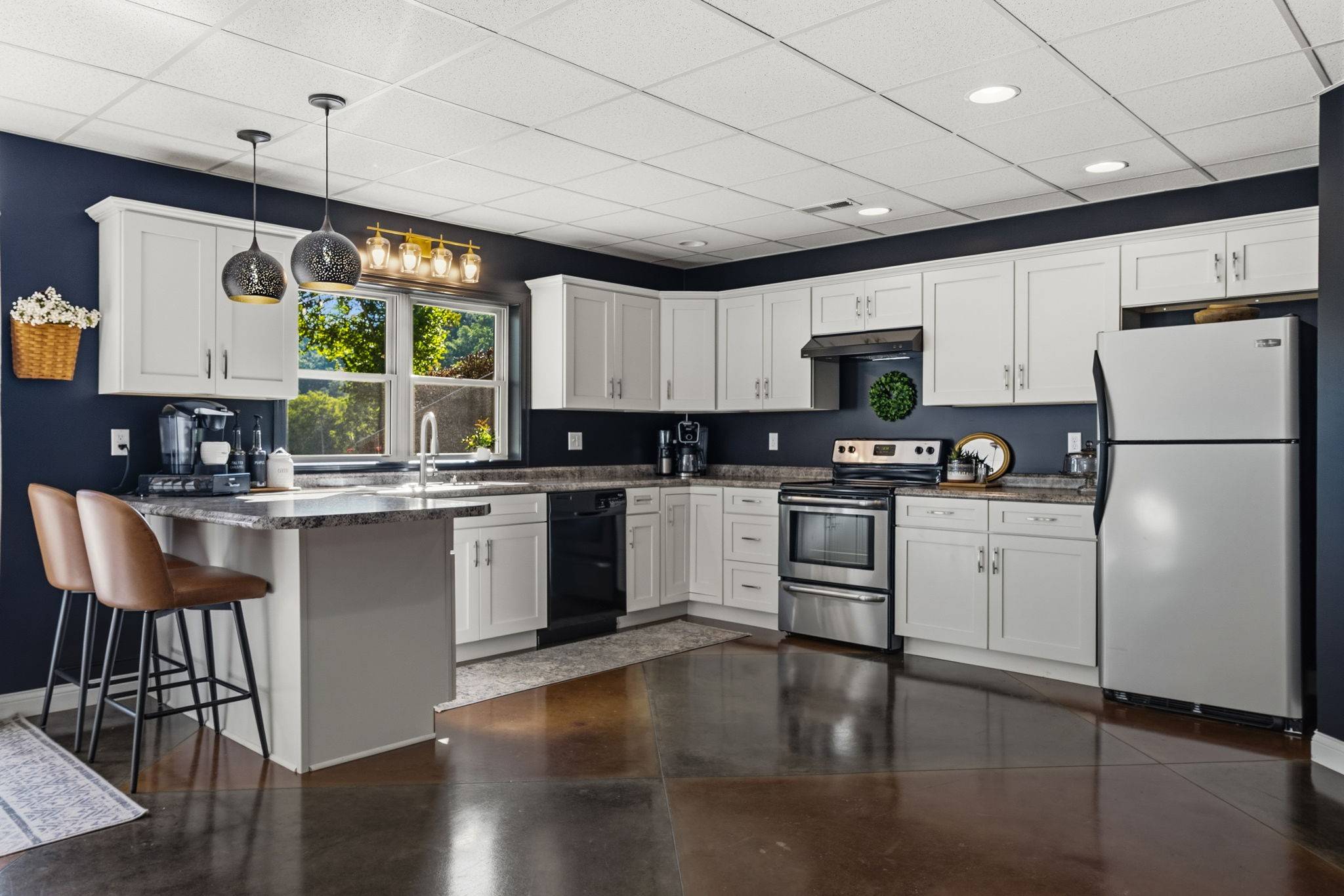 756 Turner Branch Rd, Burkesville, KY 42717