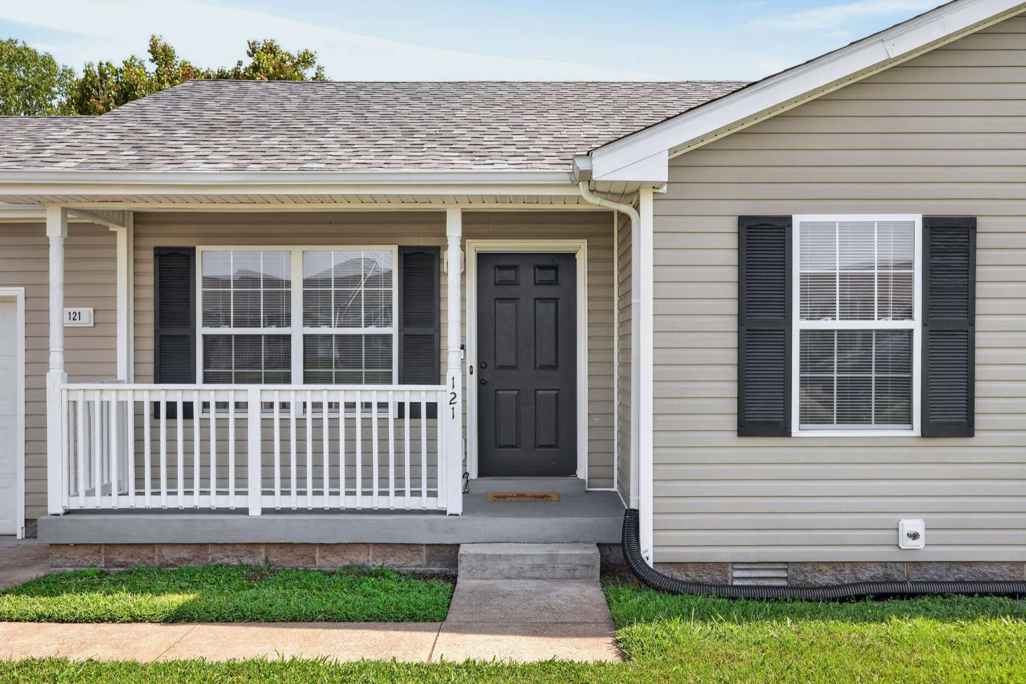 121 Gleaves Ln, Oak Grove, KY 42262
