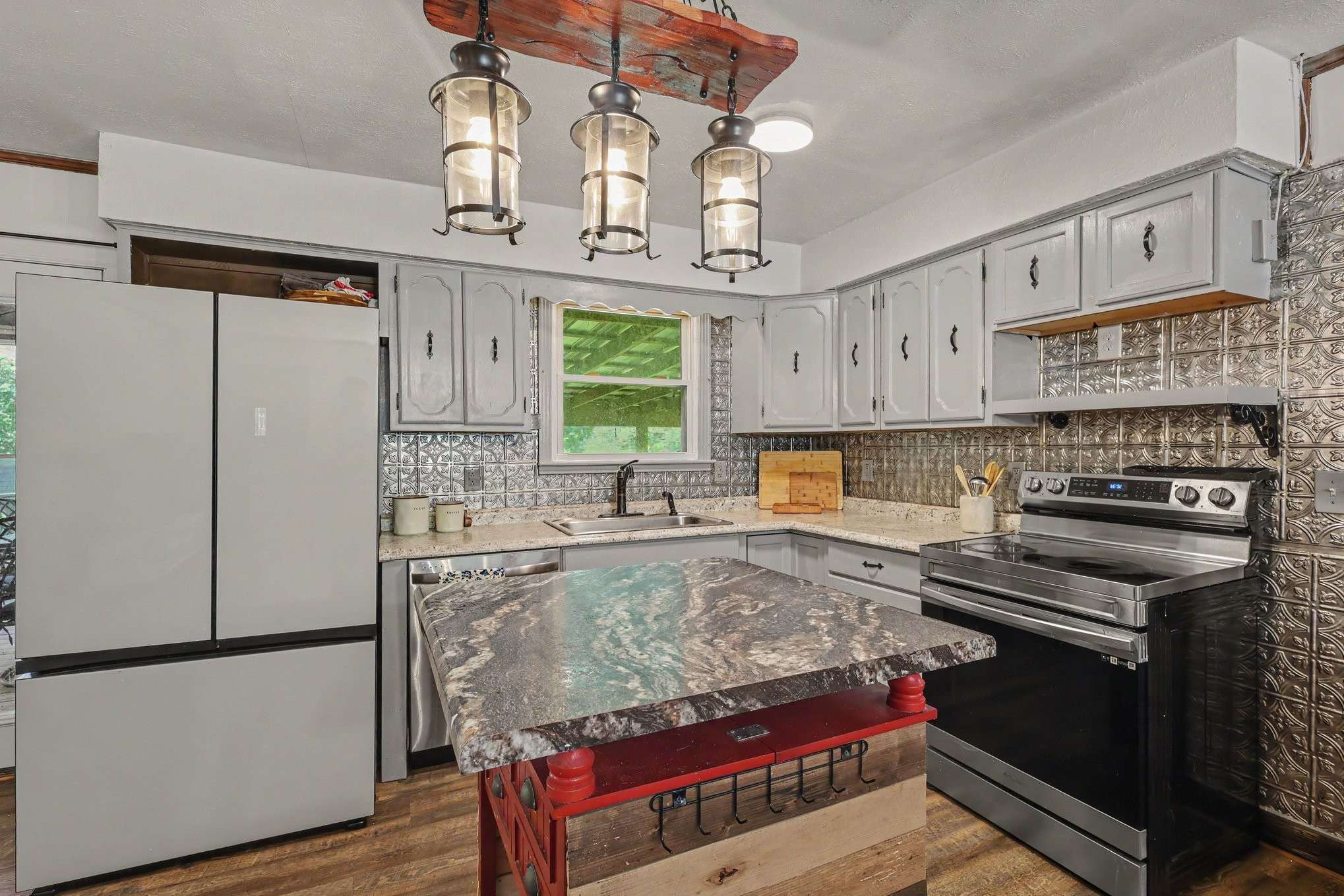 7440 Johnny Crow Rd, Lyles, TN 37098
