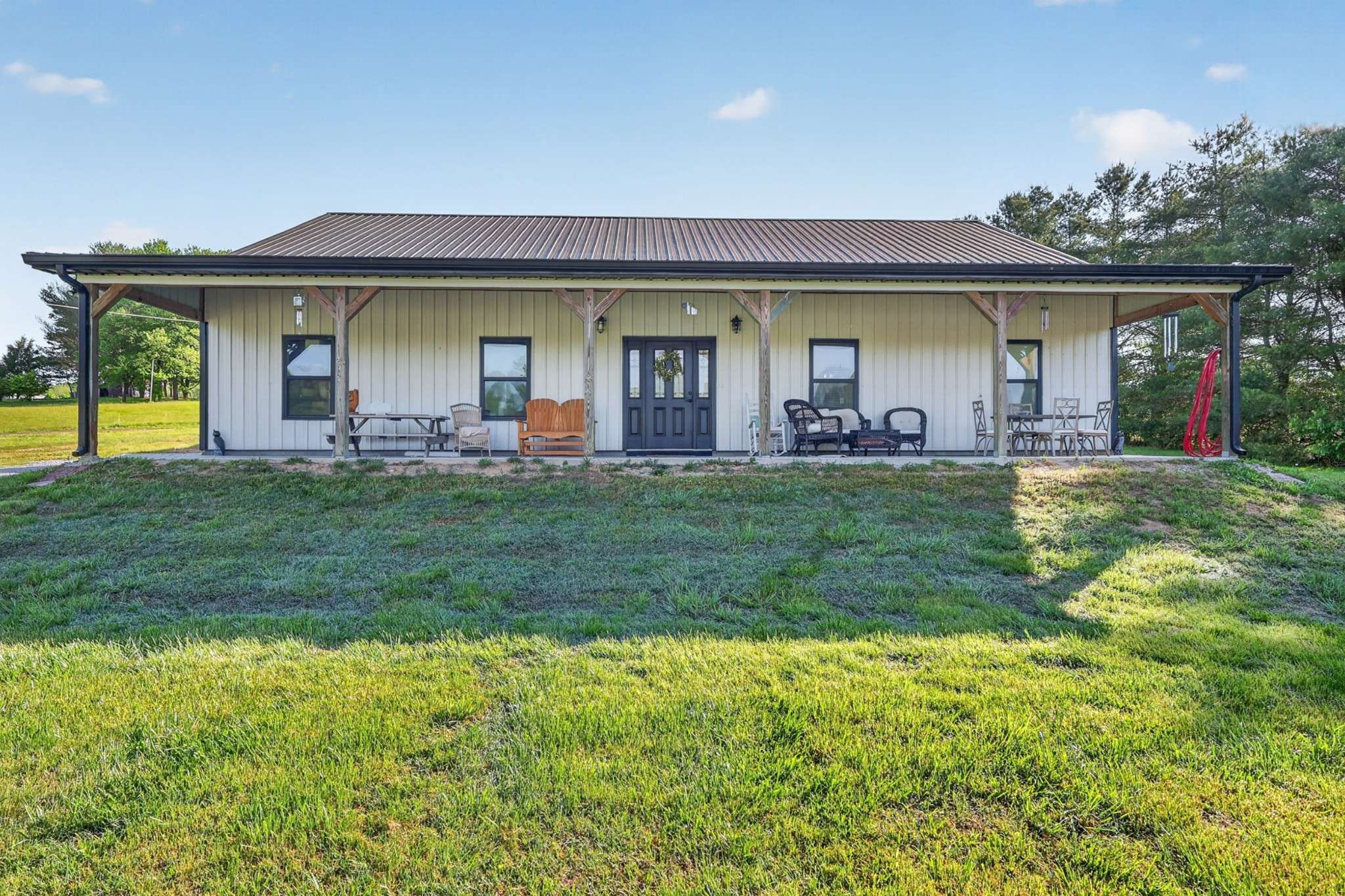 142 Mount Vernon Rd, Bethpage, TN 37022