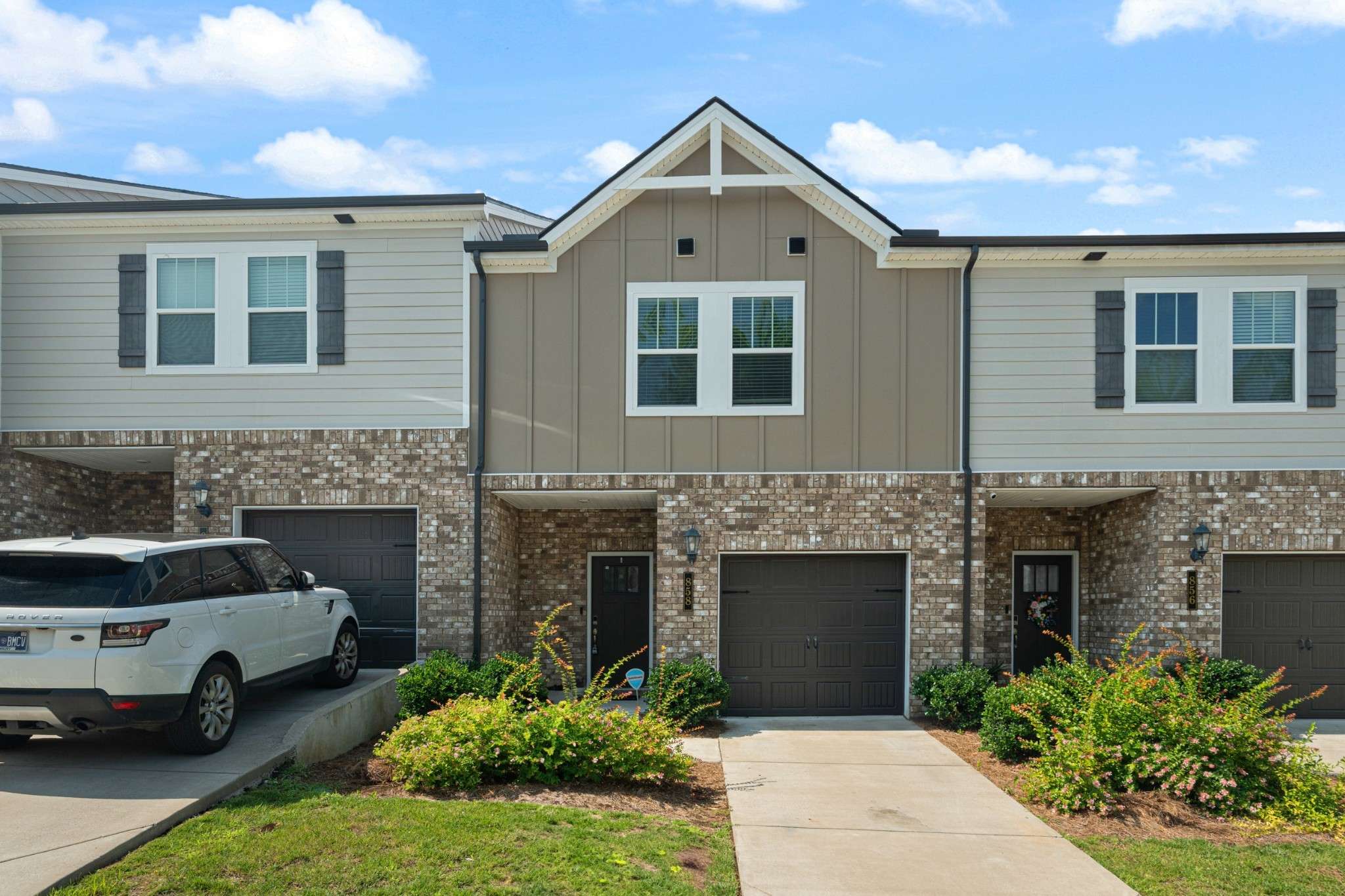 858 Longleaf Ln, Columbia, TN 38401