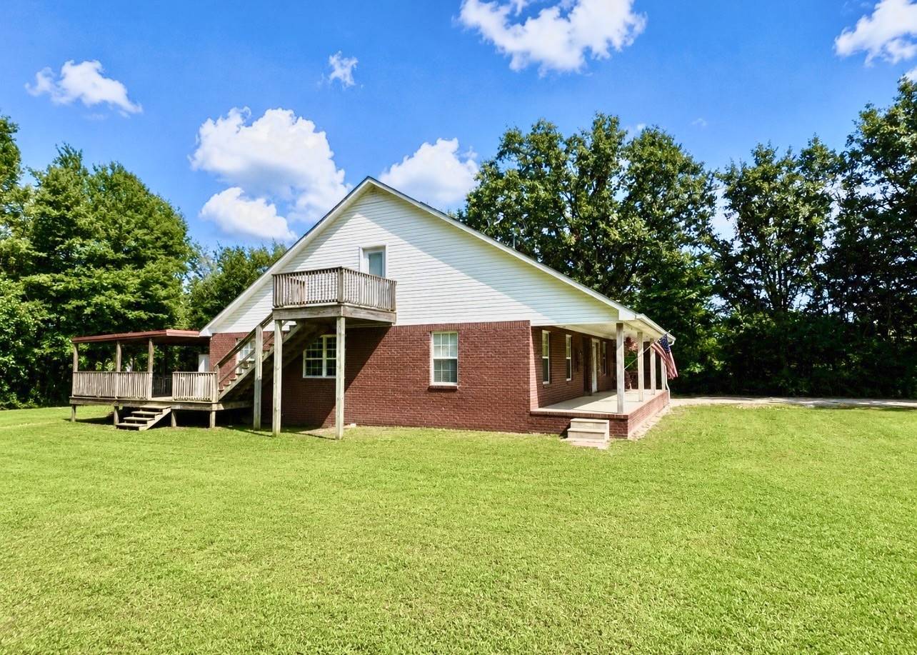 690 Monument Rd, Summertown, TN 38483