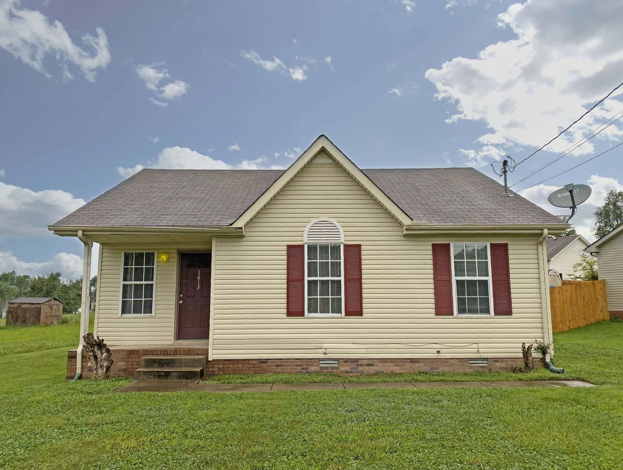 1613 Hannibal Dr, Oak Grove, KY 42262