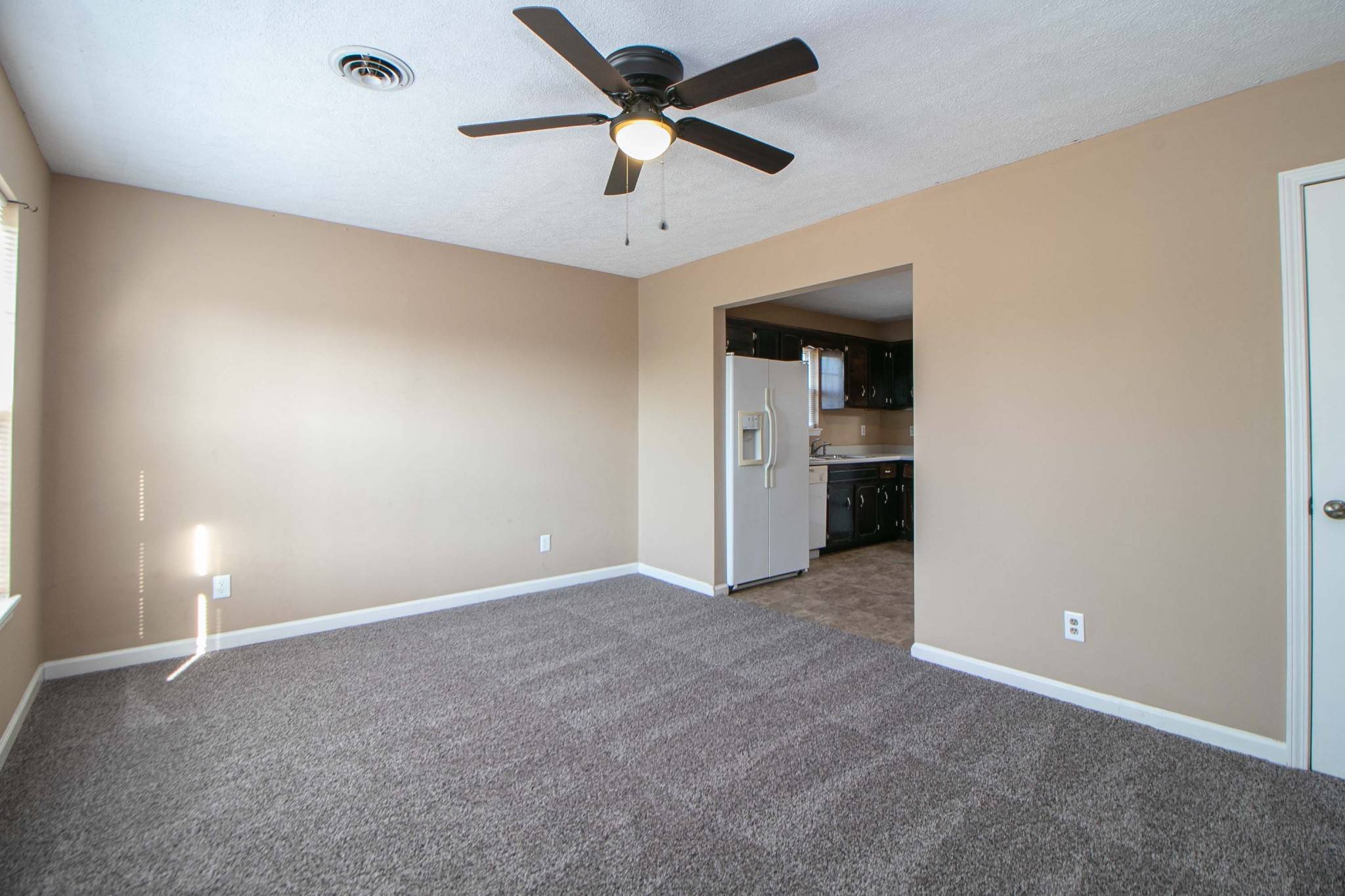 411 Eddy St, Oak Grove, KY 42262