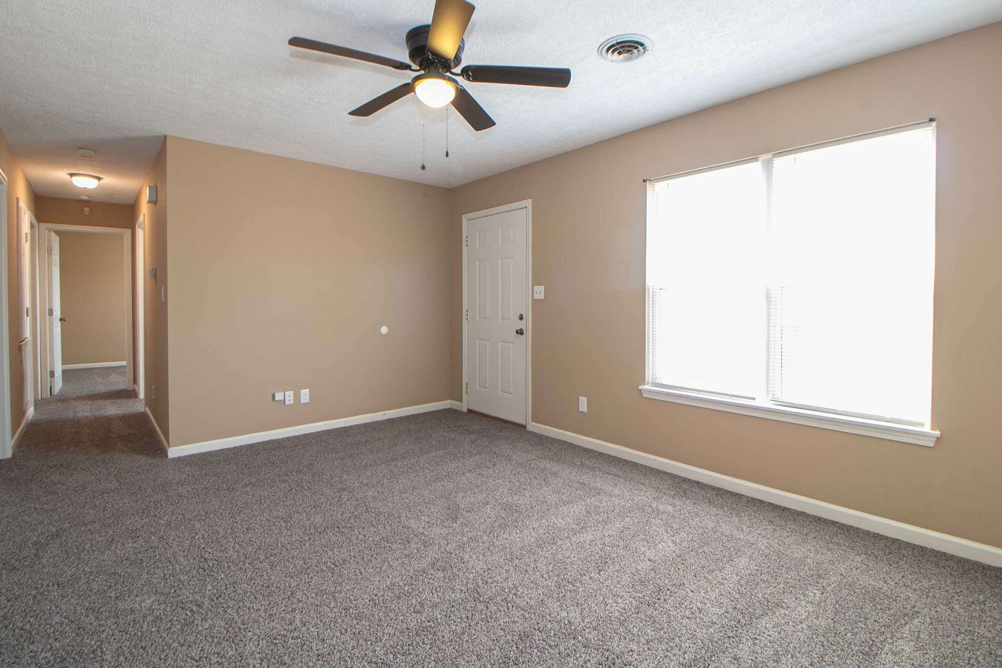 411 Eddy St, Oak Grove, KY 42262